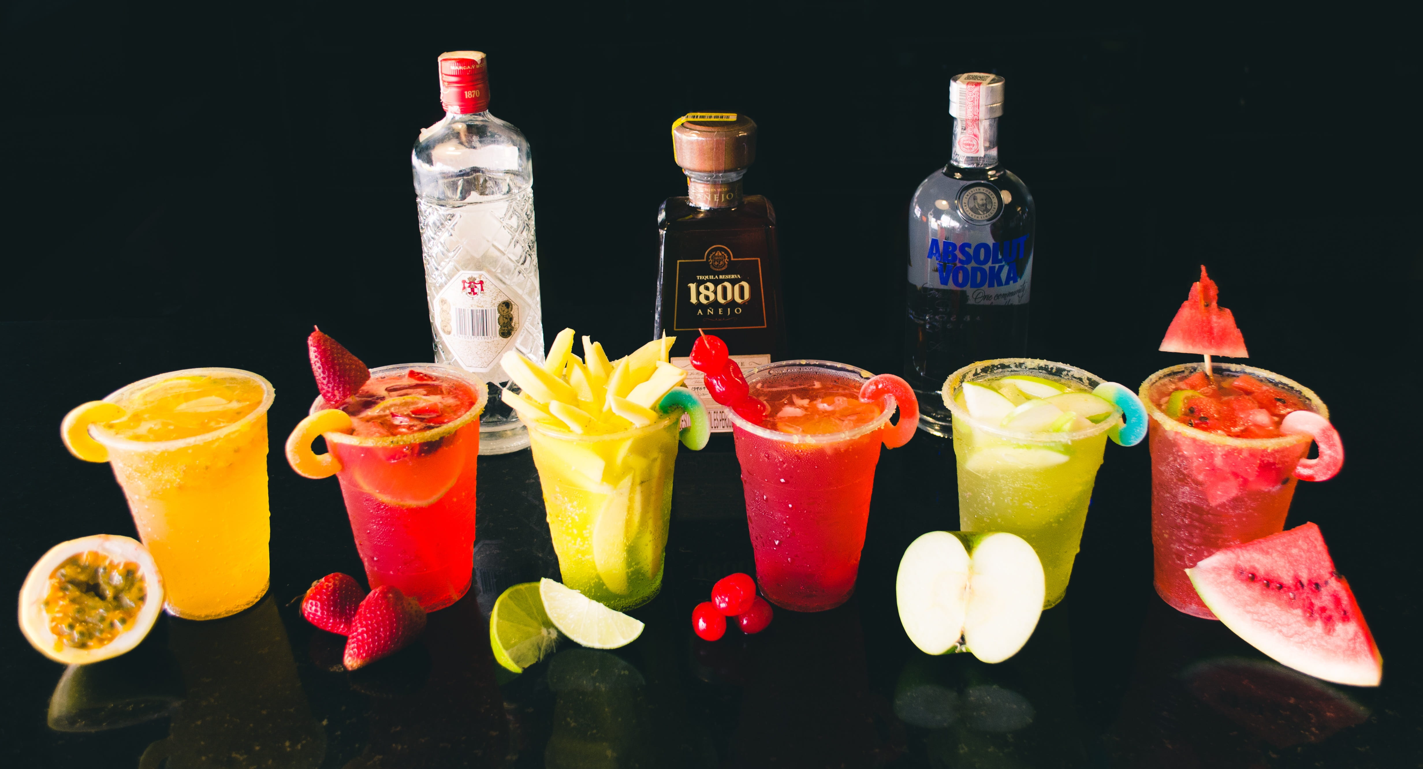 household equipment, variation, medellín, 4K, drink, citrus fruit, shadows, alcohol, no people, food and drink, healthy eating, city, michelada, orange, HD Wallpaper
