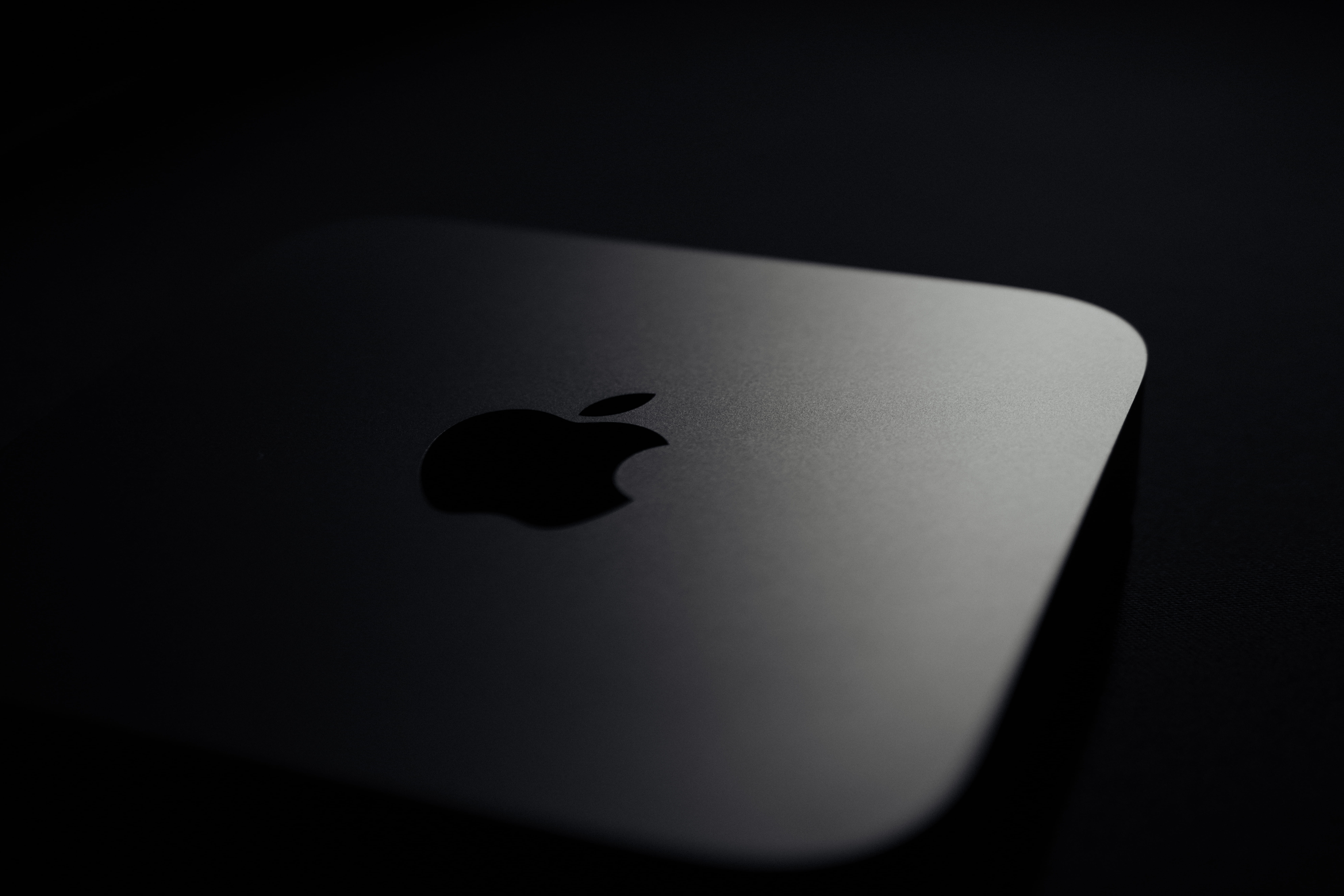 light, black, electronics, 8K, luck, single object, dark, studio shot, nature, apple, mobile phone, tech, table, business, no people, computer, bird, logo, HD Wallpaper
