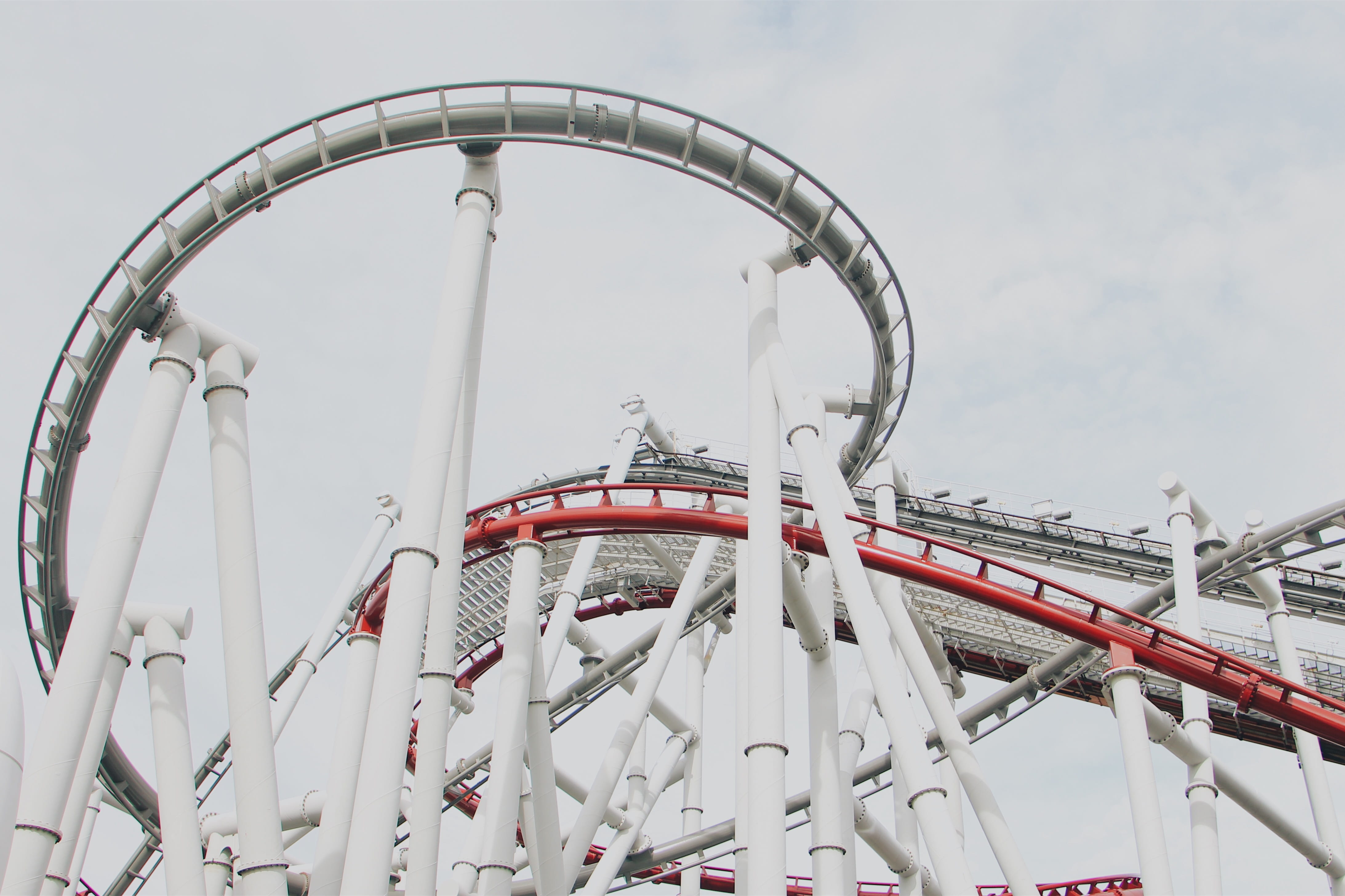 4K, fairground, sky, outdoors, winter, singapore, amusement park ride, built structure, vintage vibe, amusement park, rollercoaster, roller coaster, absence, HD Wallpaper
