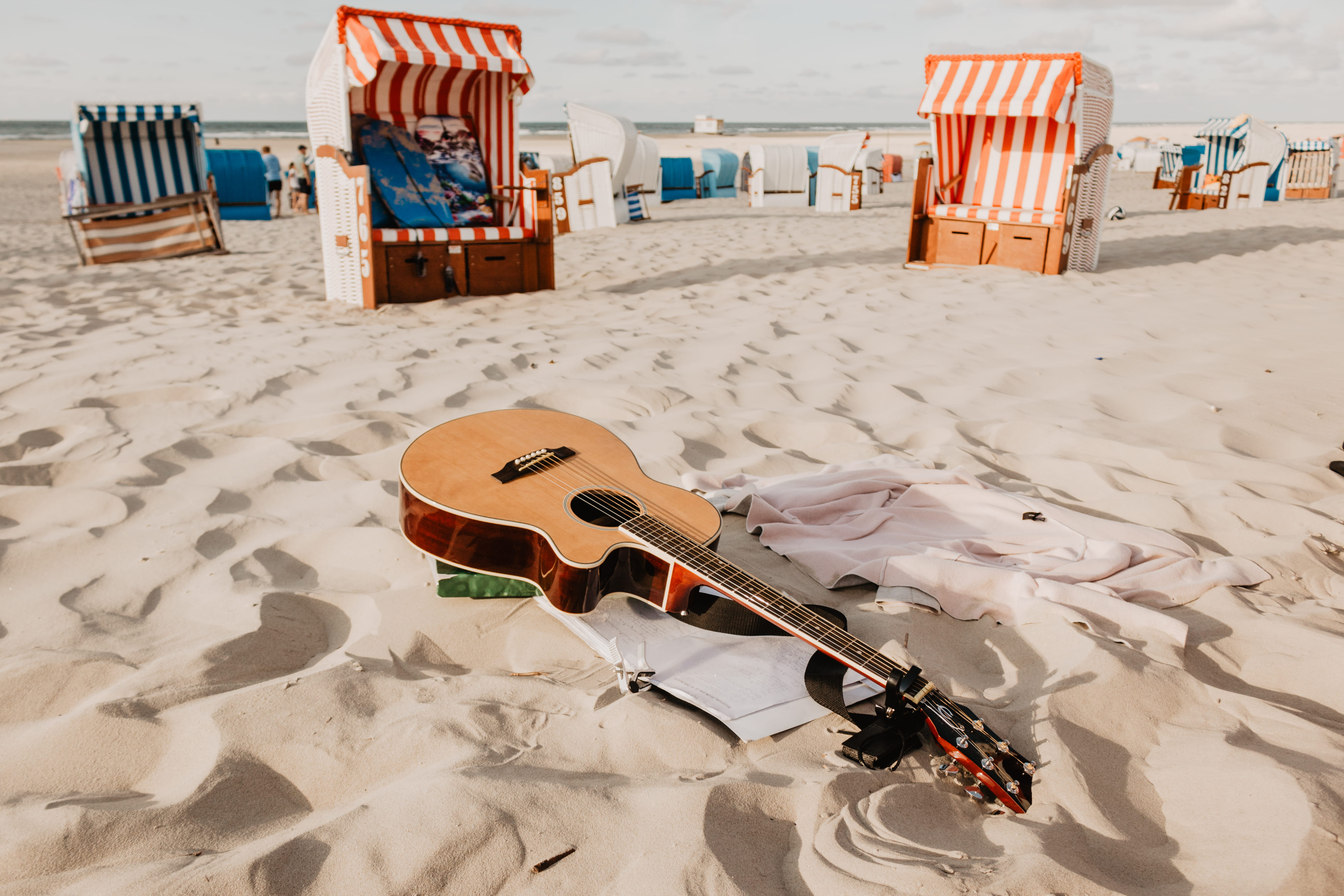 tourism, time, sand beach, water, travel, chilling on the beach, coastline, no People, travel Destinations, brown, sunlight, song, day, vacations, wood - Material, HD Wallpaper