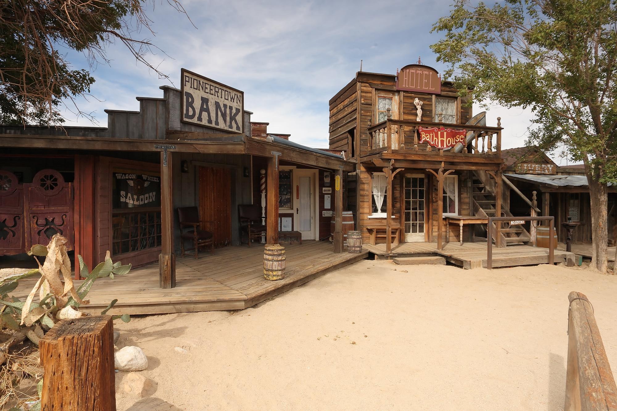 street, deserted, nature and landscapes, saloon, 1080P, western, HD Wallpaper