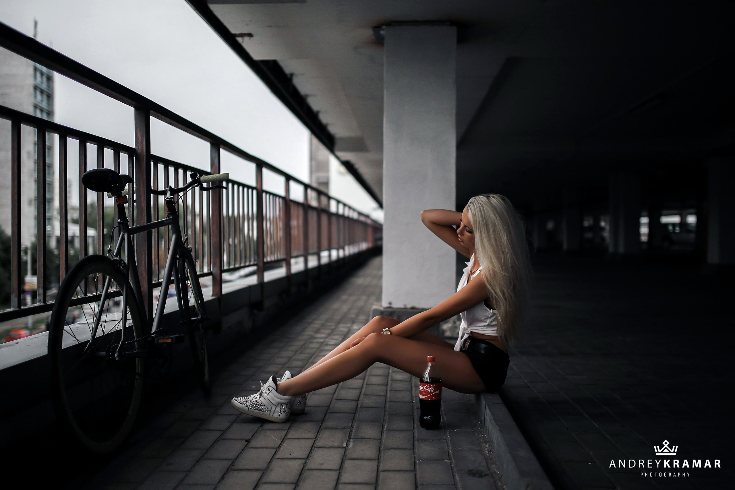 fashion, hairstyle, Andrey Kramar, figure, pose, young women, shorts, young adult, legs, white, black, side view, s, built structure, bridge - man made structure, HD Wallpaper