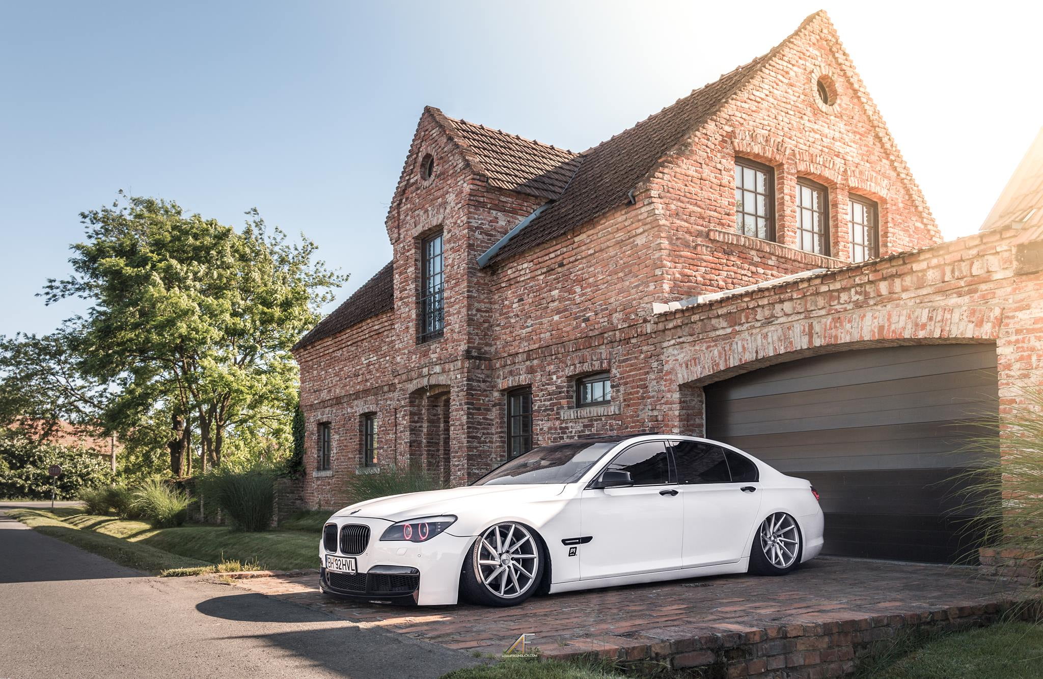 building, architecture, no people, transportation, car, land vehicle, mode of transportation, nature, sky, city, BMW 7 Series, plant, 1080P, house, luxury, HD Wallpaper