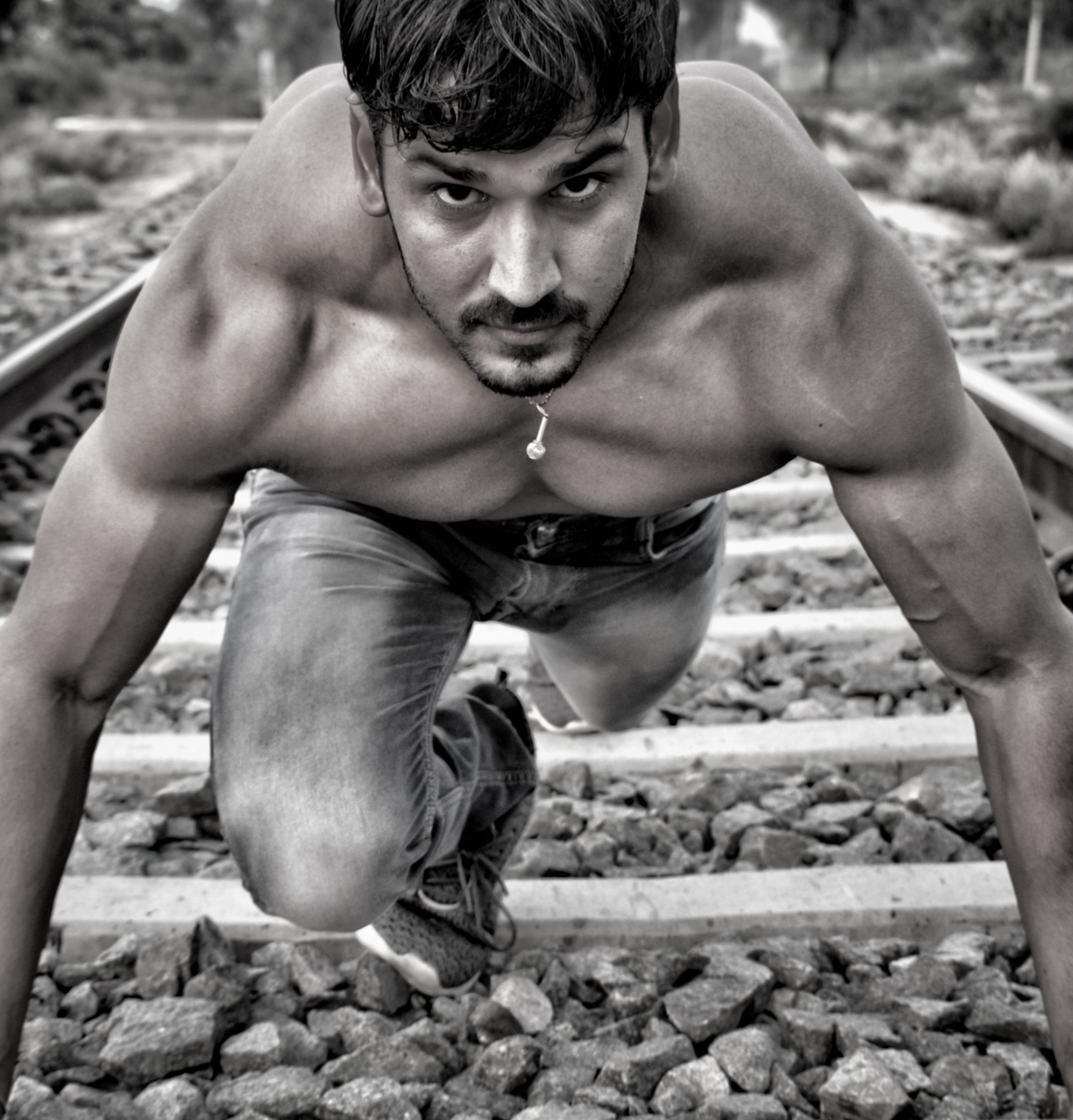shirtless, biceps, rock, weight, torso, real people, strength, pack, handsome, males, fit, one person, athlete, bodybuilder, crouching, tracks, masculinity, Phone HD Wallpaper