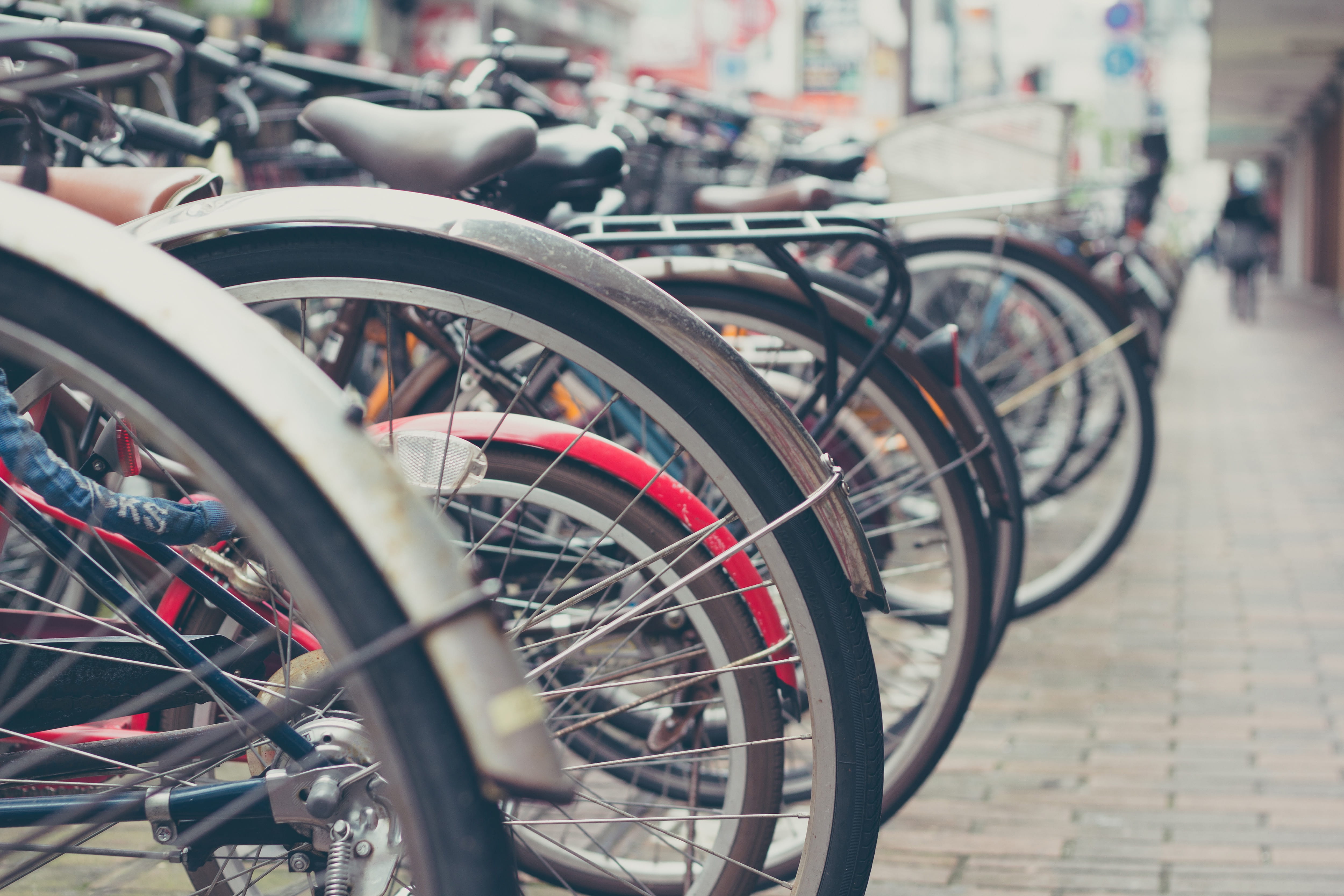 day, fukuoka, metal, focus on foreground, Bicycles, mode of transportation, land vehicle, wheel, selective focus, Japan, incidental people, mode of Transport, HD Wallpaper