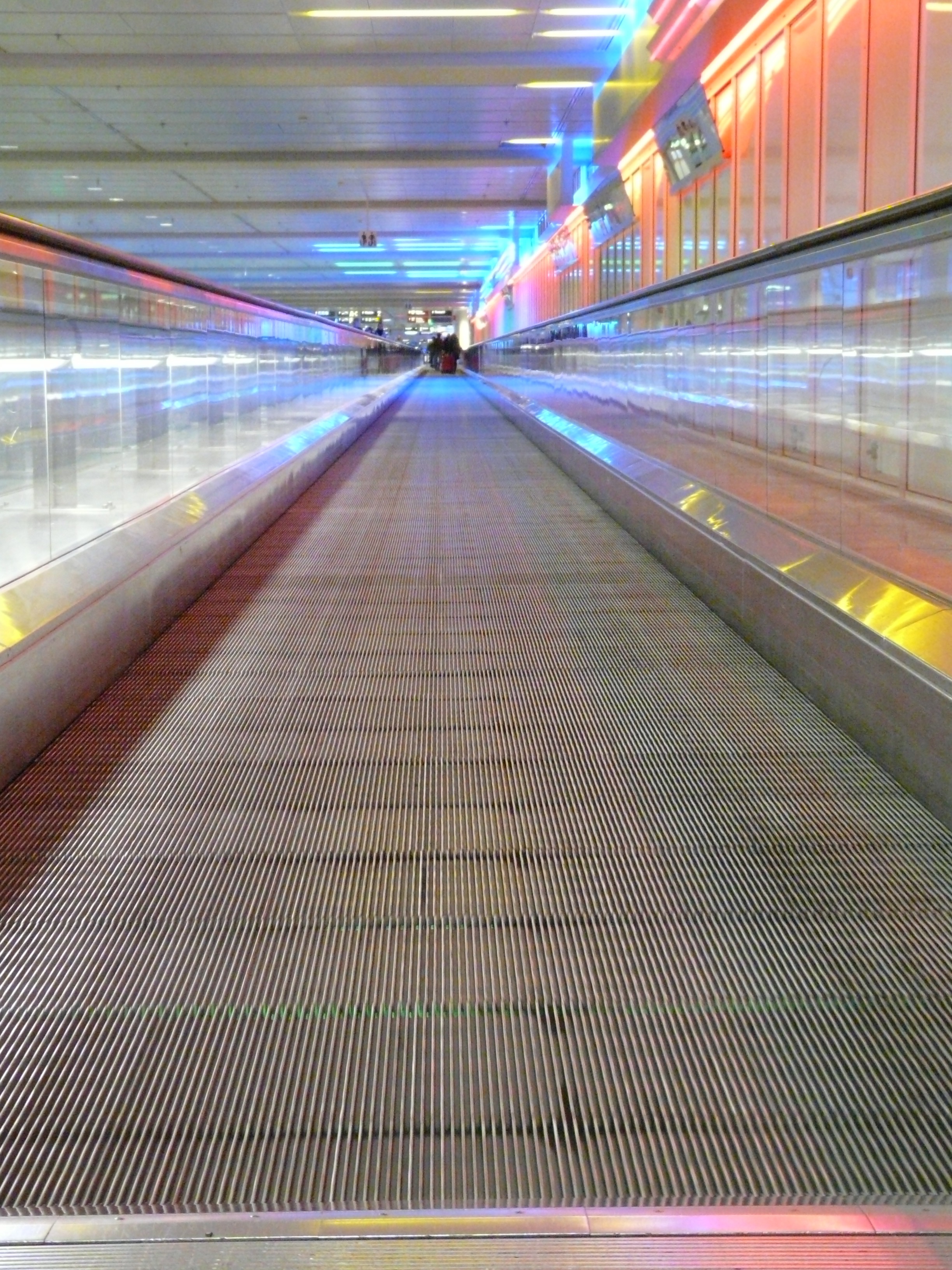 modern, long exposure, convenience, futuristic, moving walkway, roll band, on the move, escalator, facilitate, beginning, vanishing point, movement, no people, Phone HD Wallpaper