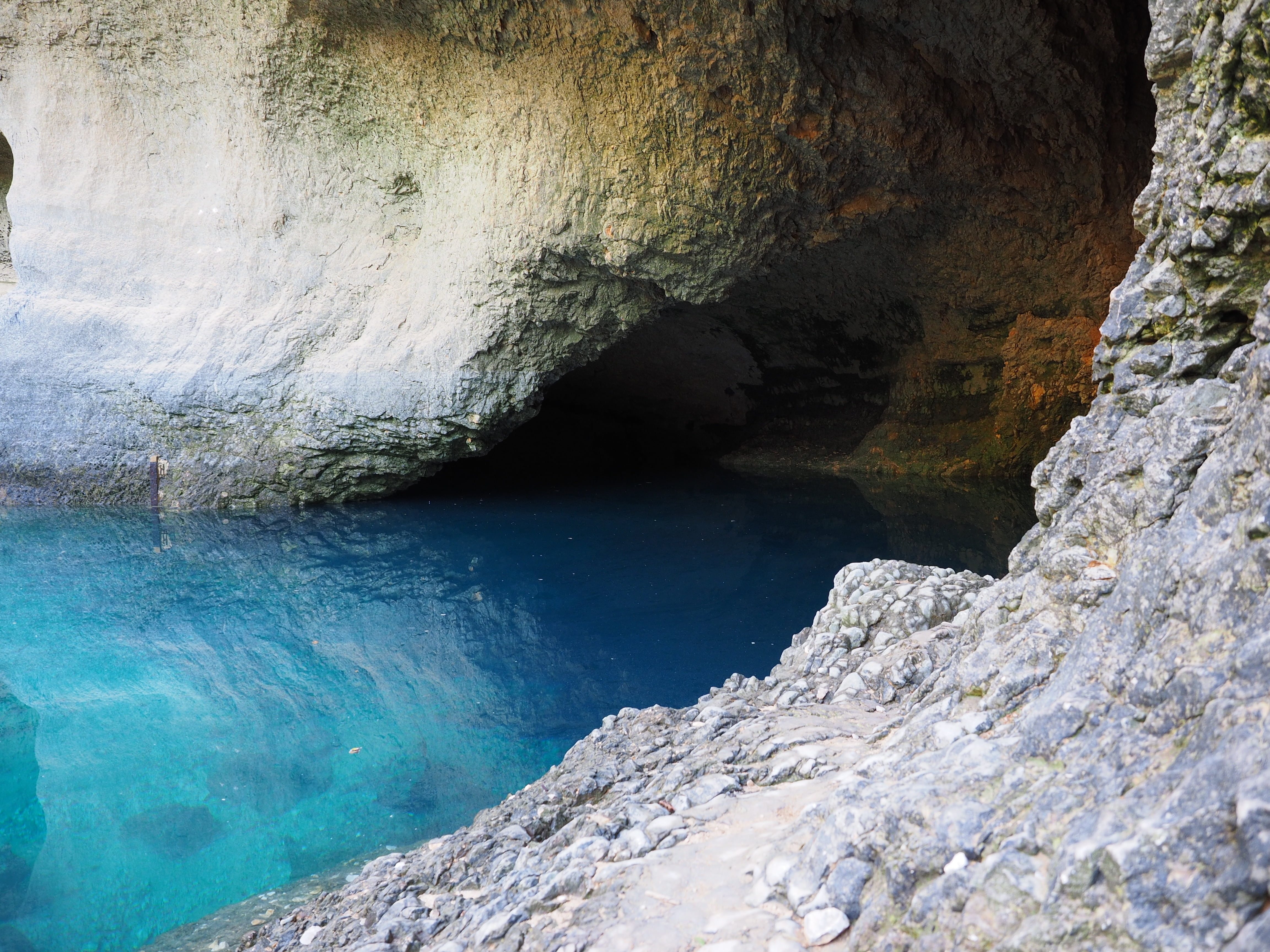 land, rock, water cave, mountain, spring, bluish, non-urban scene, water, fontaine-de-vaucluse, solid, swelling cave, source, outdoors, source of sorgue, HD Wallpaper