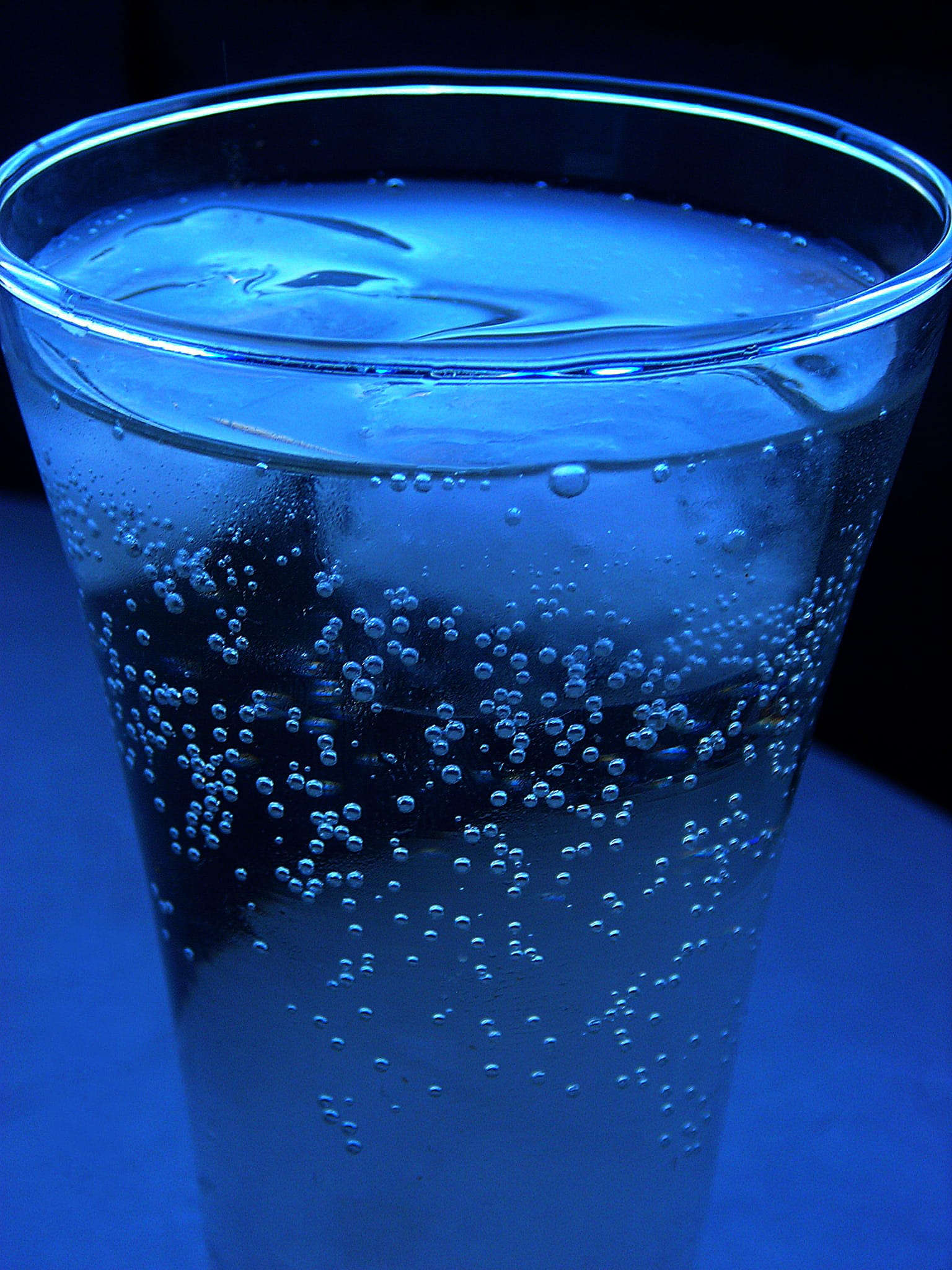 Blue, drinking glass, still life, drinking water, 1080P, Ice, liquid, cold temperature, Glass, tonic water, Cold, blue, freshness, Drink, food and drink, Phone HD Wallpaper