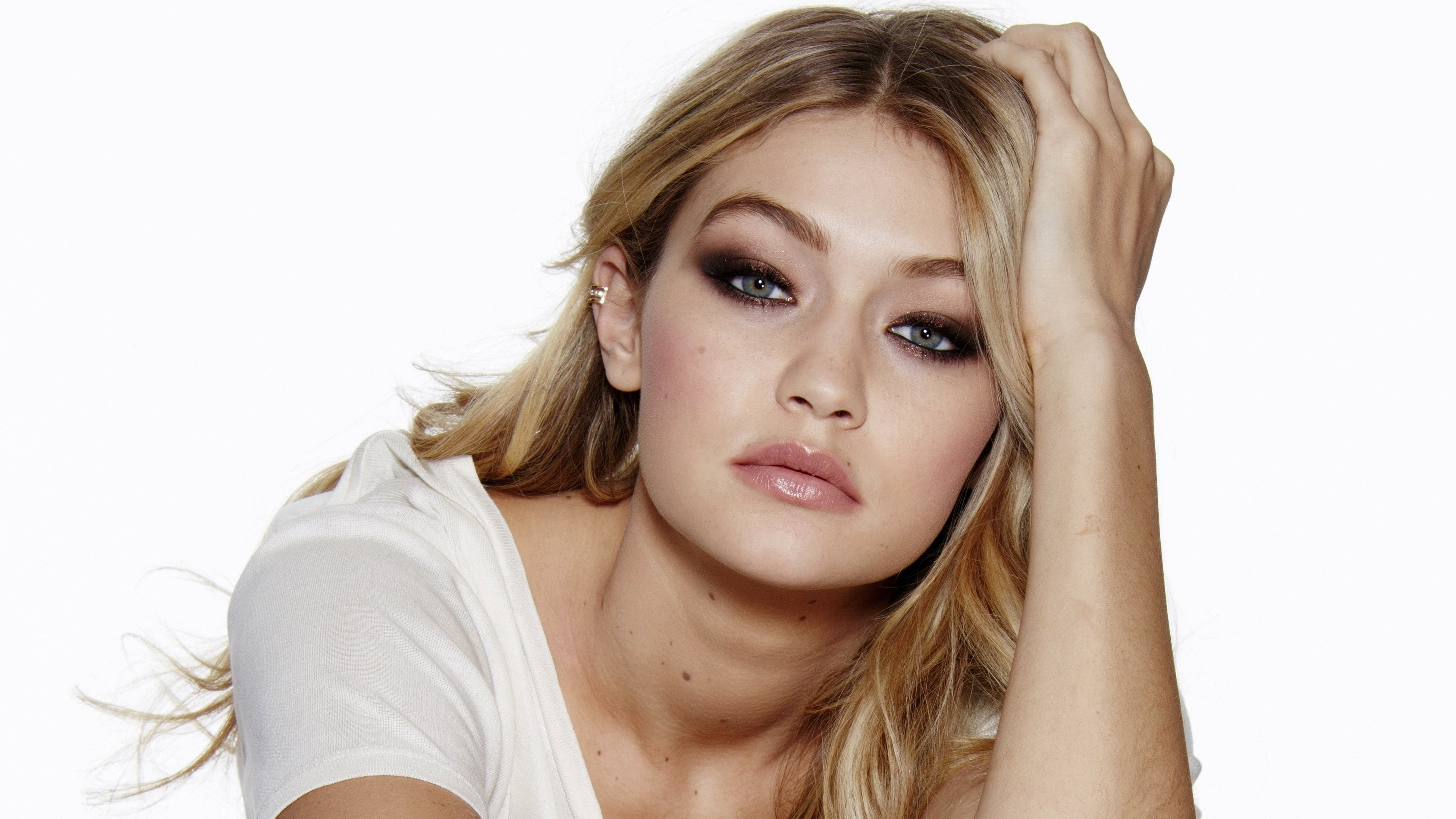 Gigi Hadid, hairstyle, blond hair, beauty, women, beautiful woman, 4K, one person, celebrity, young women, cut out, human face, portrait, looking at camera, HD Wallpaper