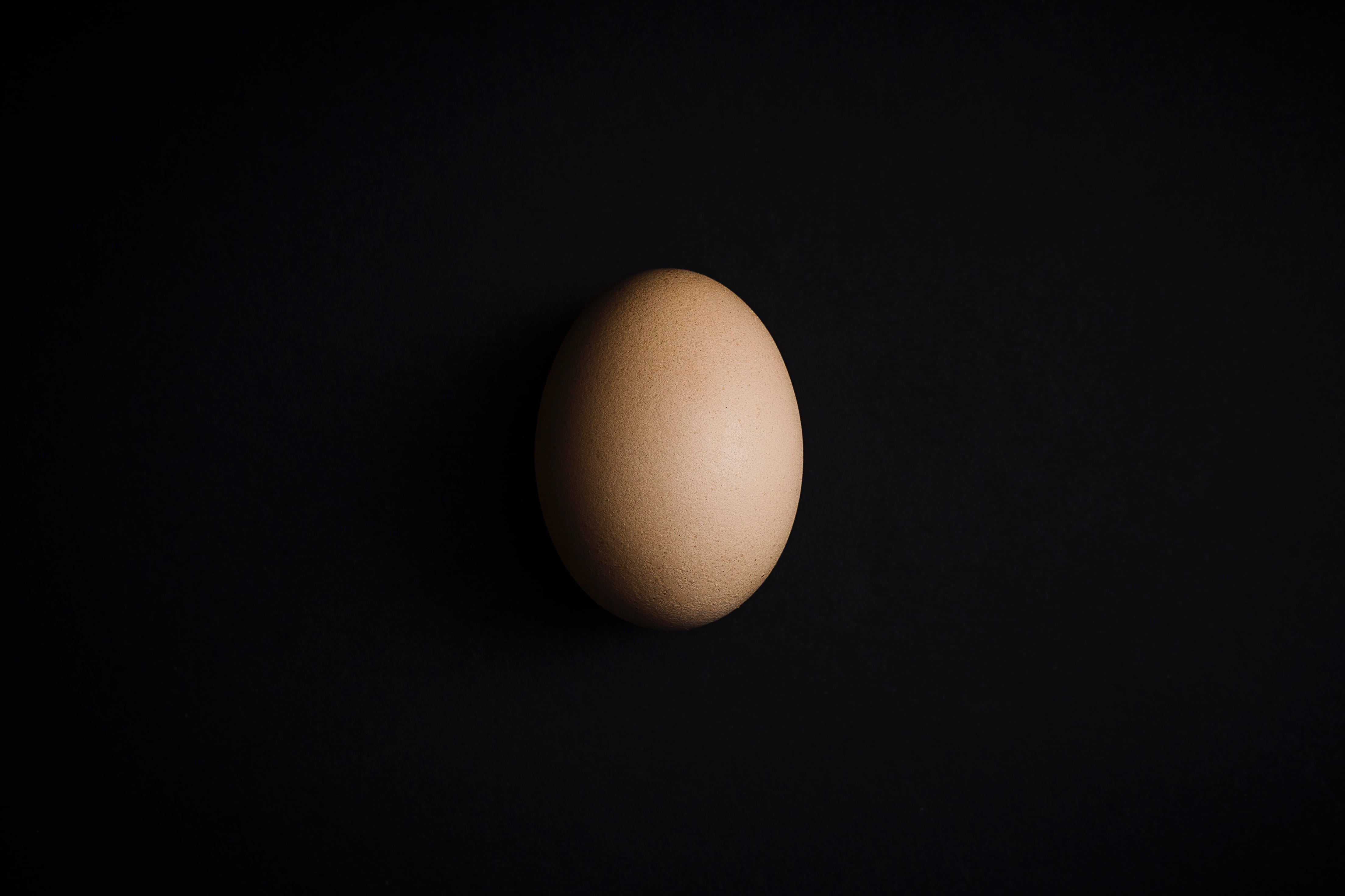 no people, night, freshness, simplistic, 4K, minimalistic, healthy eating, simple, single object, minimal, food and drink, eggs, wellbeing, fragility, HD Wallpaper