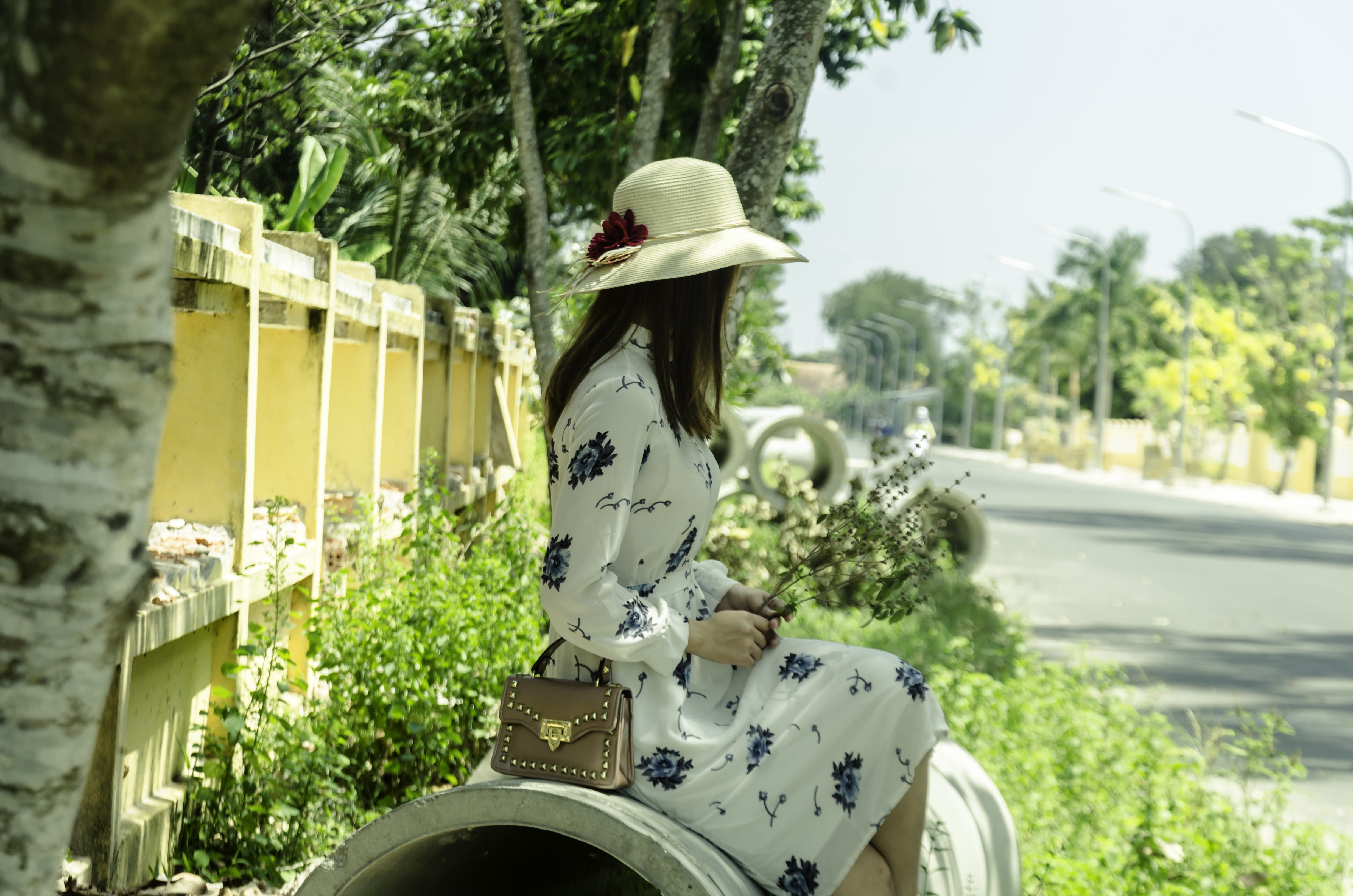 4K, girly, lifestyles, cute, beautiful, dawn, one person, vietnam, cone beautiful, wearing, laugh, woman, creativity, day, beauty, scenery, outdoors, focus on foreground, HD Wallpaper