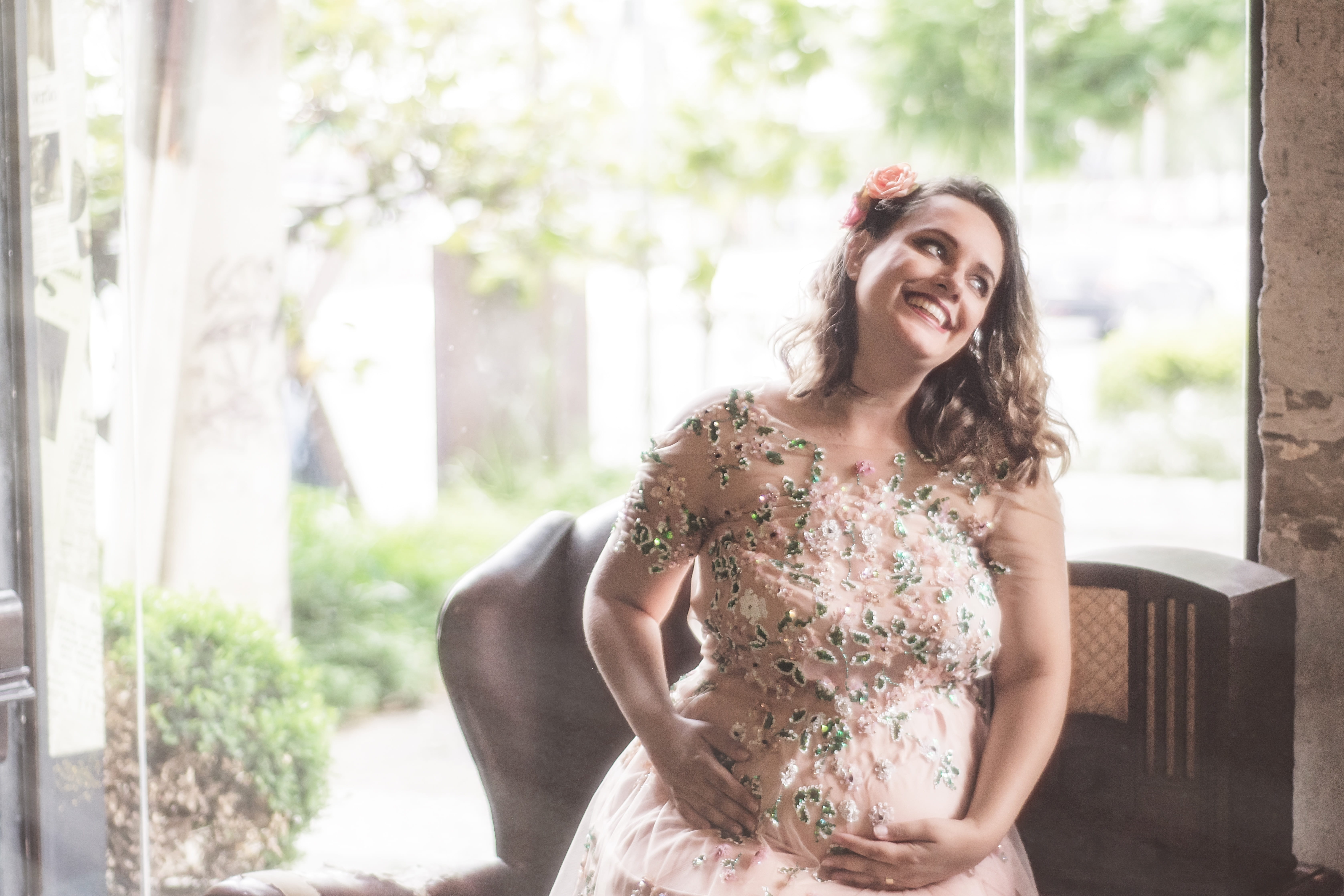 wooden, one woman only, retro, adult, love, dress, hair, portrait, photo, long hair, sofa, sitting, happiness, day, smiling, vintage, mother, one person, HD Wallpaper