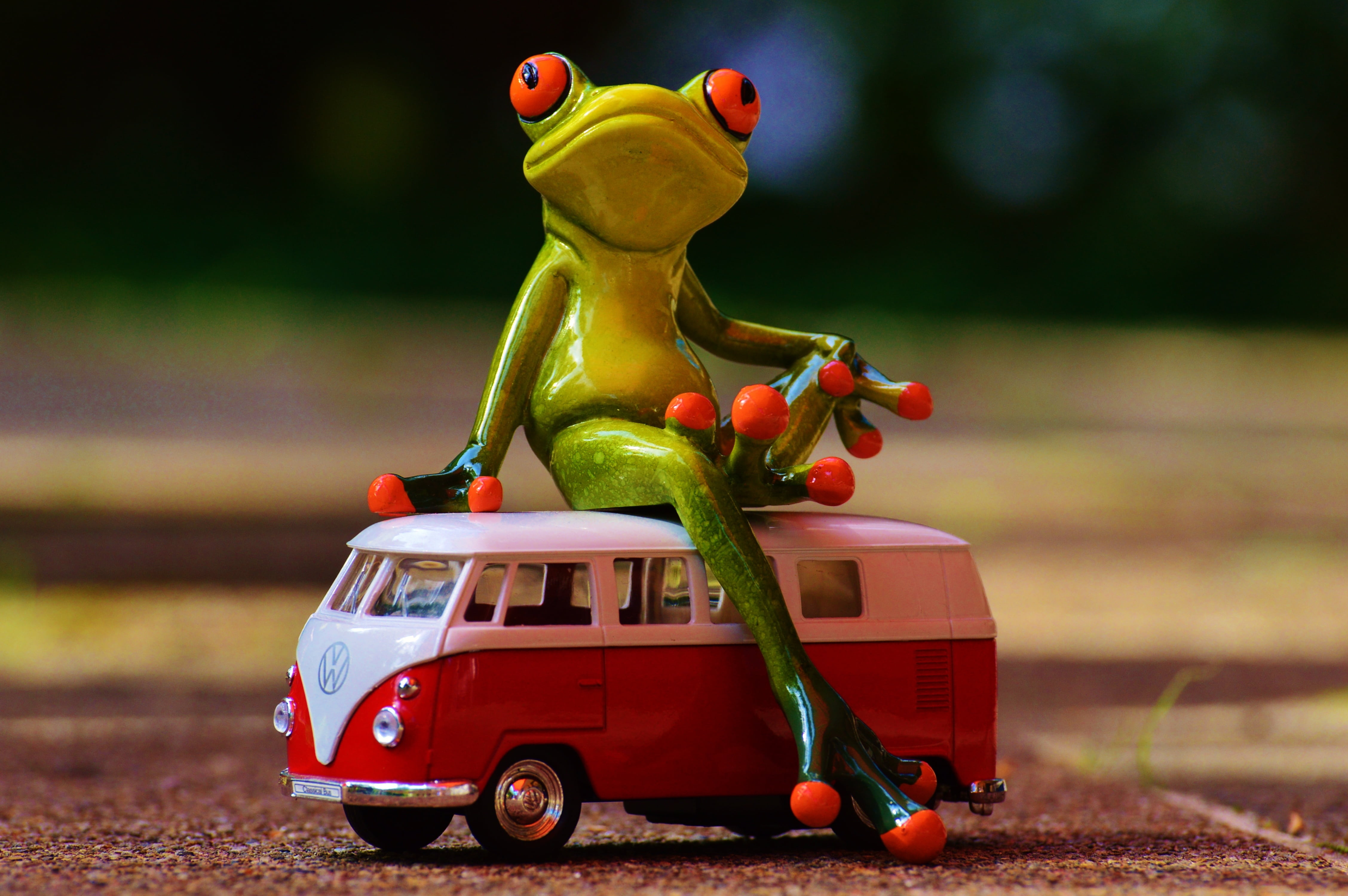 vw bulli, t, cult, representation, 4K, model car, childhood, cute, art and craft, toy car, transportation, auto, focus on foreground, volkswagen, sitting, HD Wallpaper