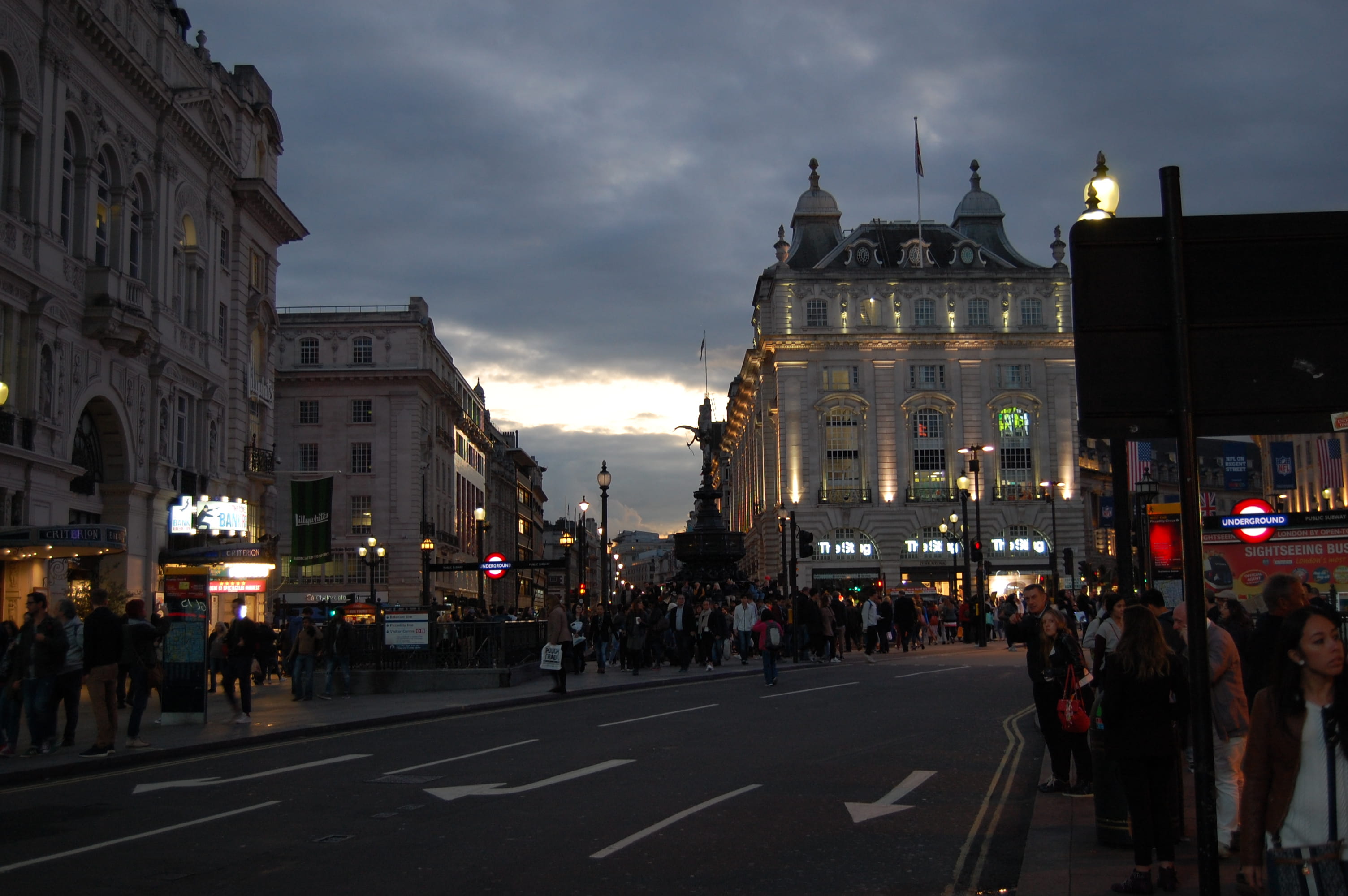 real people, city life, london, adult, piccadilly circus station, city, dusk, city street, road, transportation, building exterior, built structure, architecture, HD Wallpaper