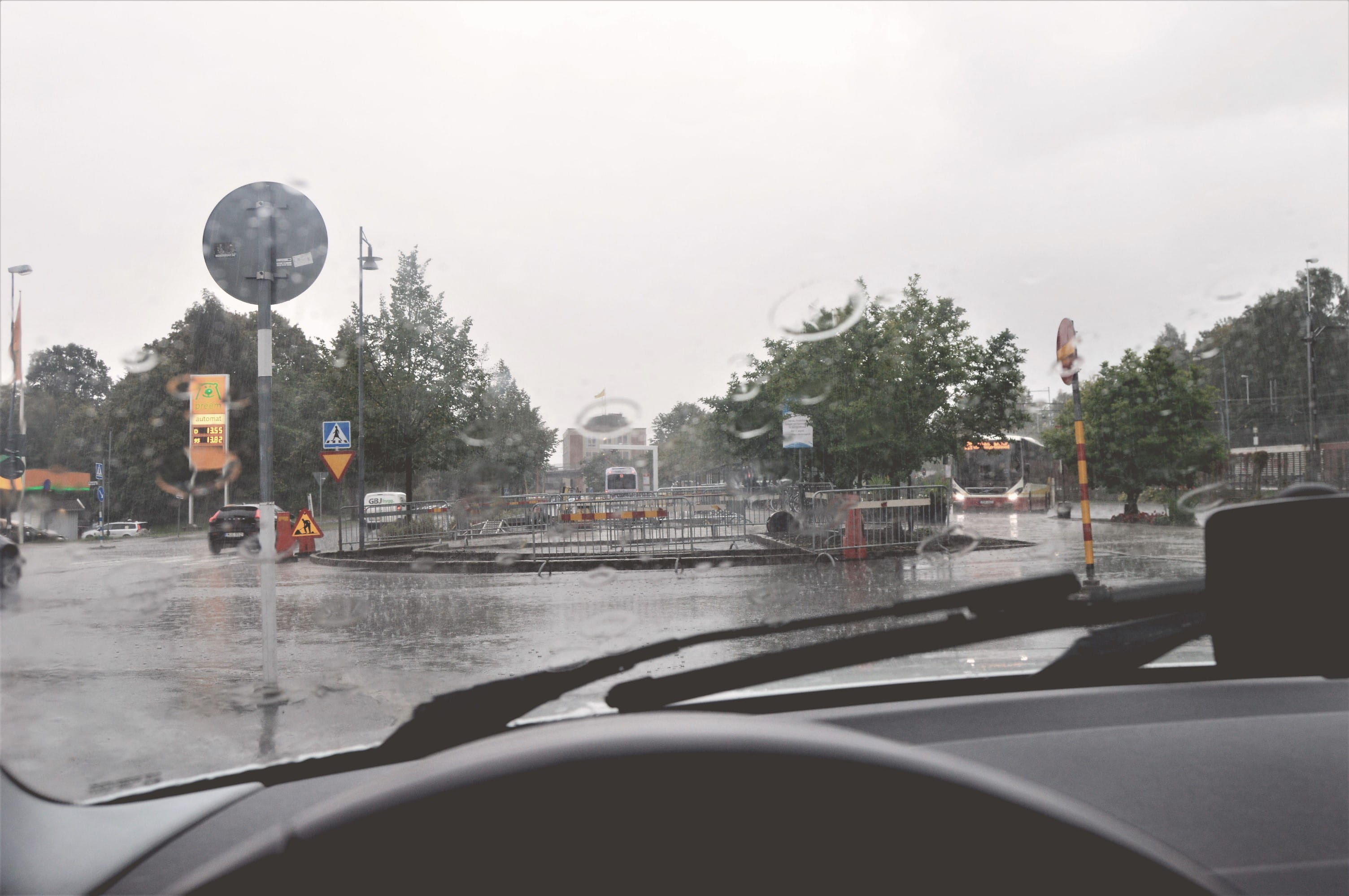 day, wiper, pouring, rainy season, no people, motor vehicle, outside, cloudy, glass - material, fall, vehicle, rain, mode of transportation, autumn, nature, HD Wallpaper