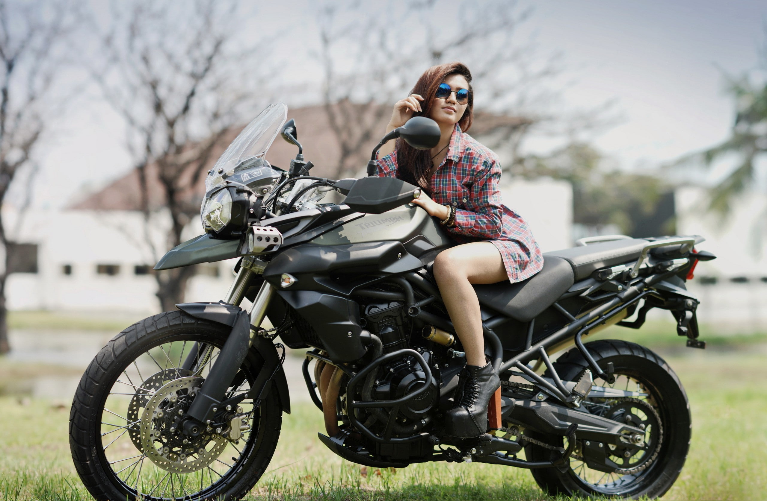 sports, black, bike, motorcycle, background, 2K, girl, HD Wallpaper