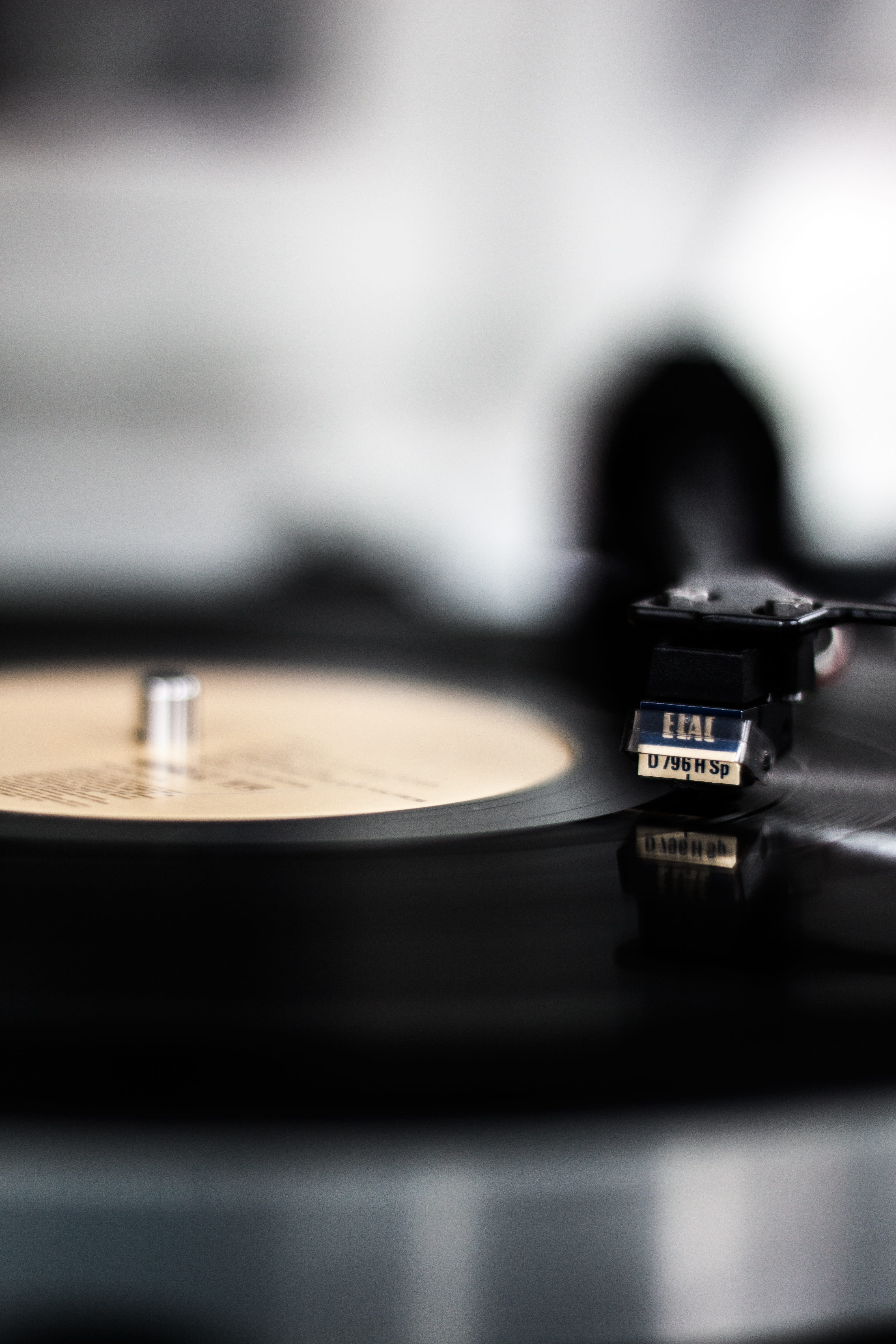 music playback, records, sound recording equipment, black color, vintage, nostalgic, sound, audio, motion, hifi, 4K, musical instrument, retro styled, Phone HD Wallpaper