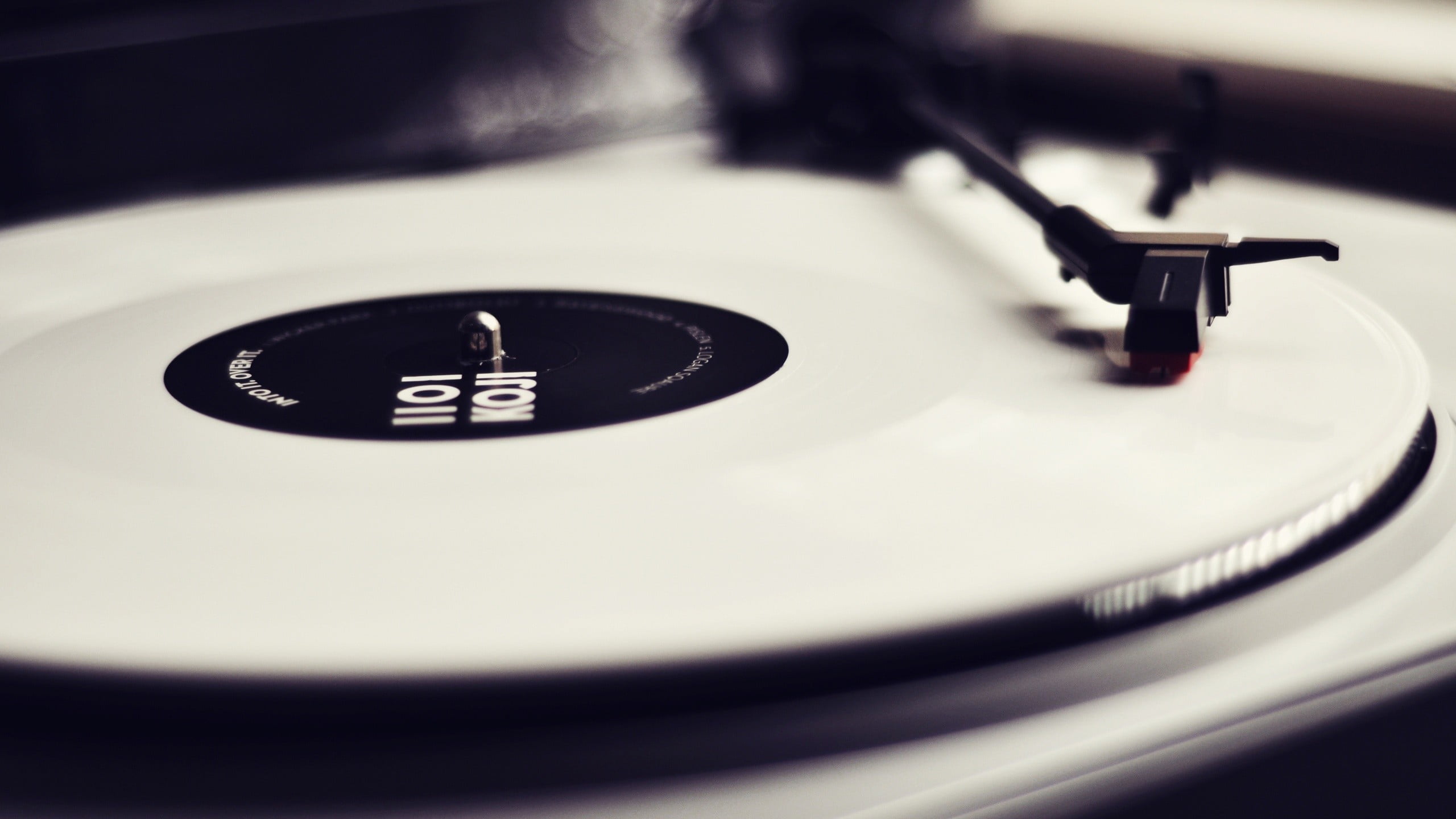 equipment, black, 2K, motion, technology, retro styled, playing, nightlife, music, turntable, arts culture and entertainment, record, close-up, selective focus, HD Wallpaper