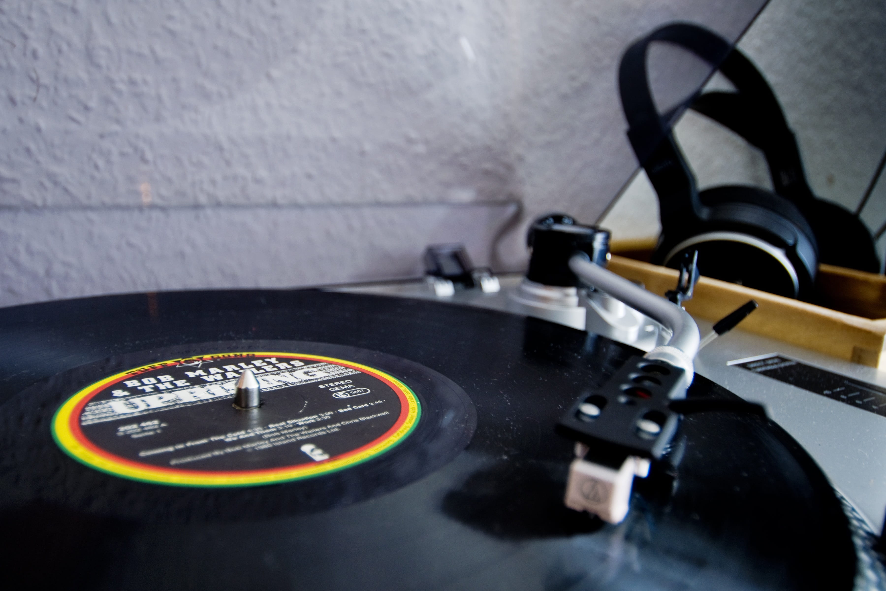 wall - building feature, mode of transportation, sound, player, needle, vintage, reggae, turntable, arts culture and entertainment, control, transportation, HD Wallpaper