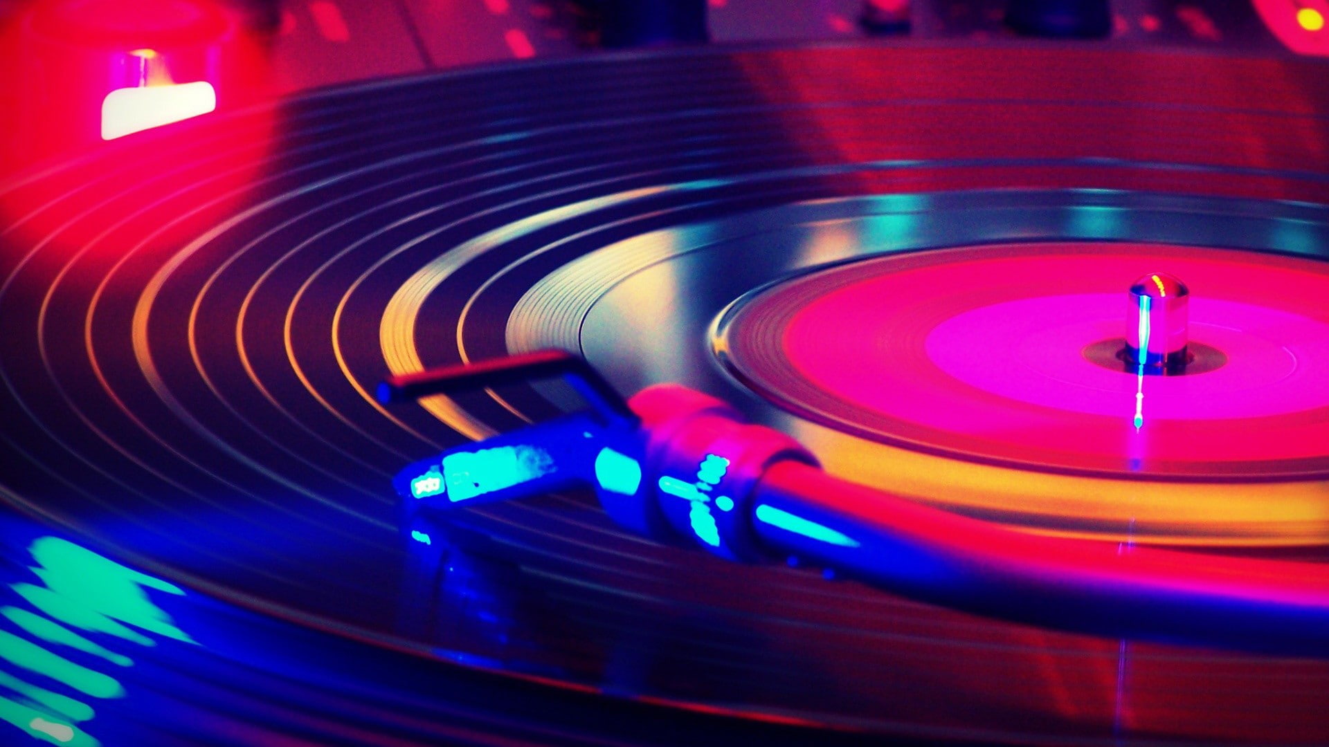 blurred motion, no people, illuminated, multi colored, purple, retro styled, indoors, turntable, 1080P, technology, gramophone, audio equipment, spinning, HD Wallpaper