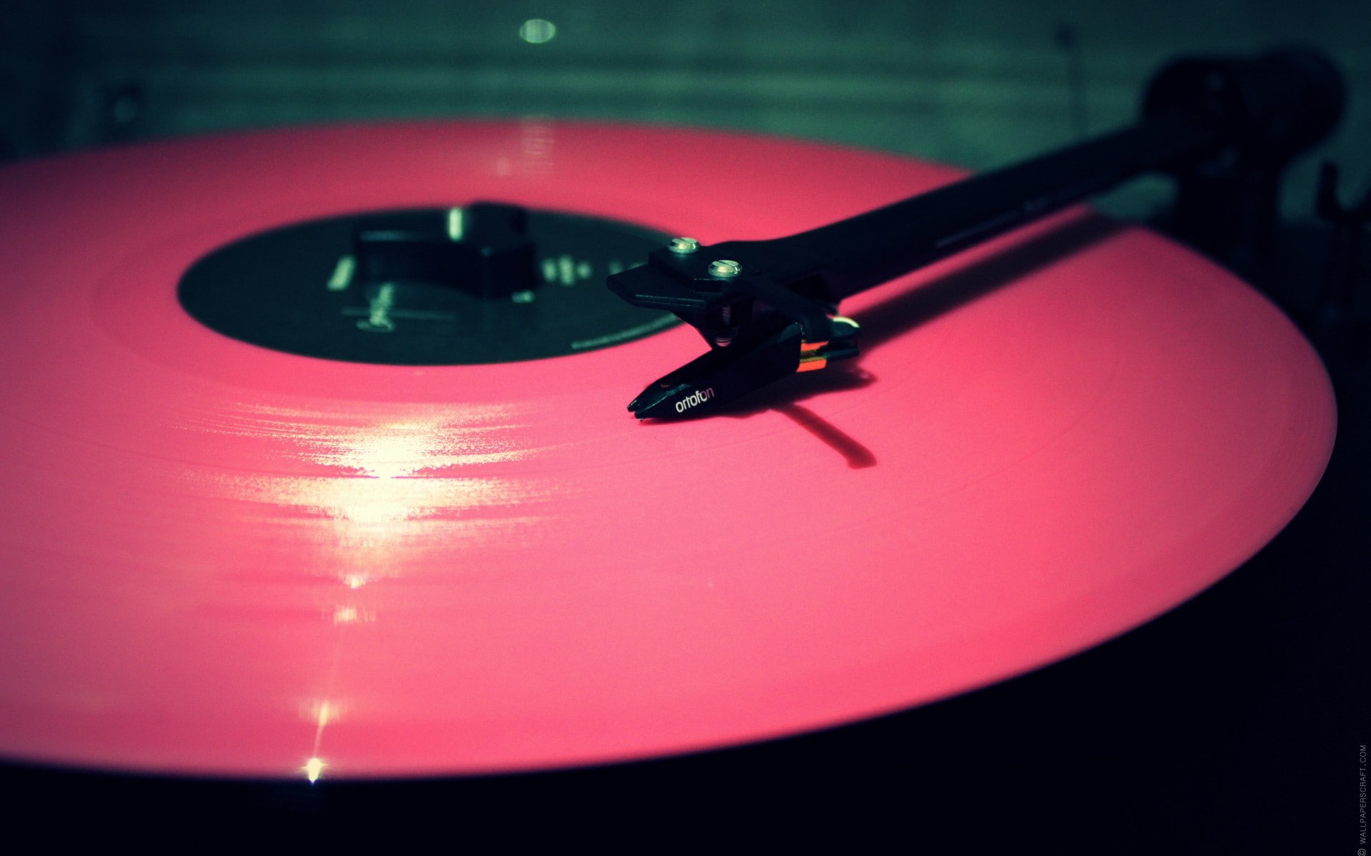 arts culture and entertainment, 1080P, indoors, turntable, no people, musical equipment, shape, black color, musical instrument, red, retro styled, selective focus, HD Wallpaper