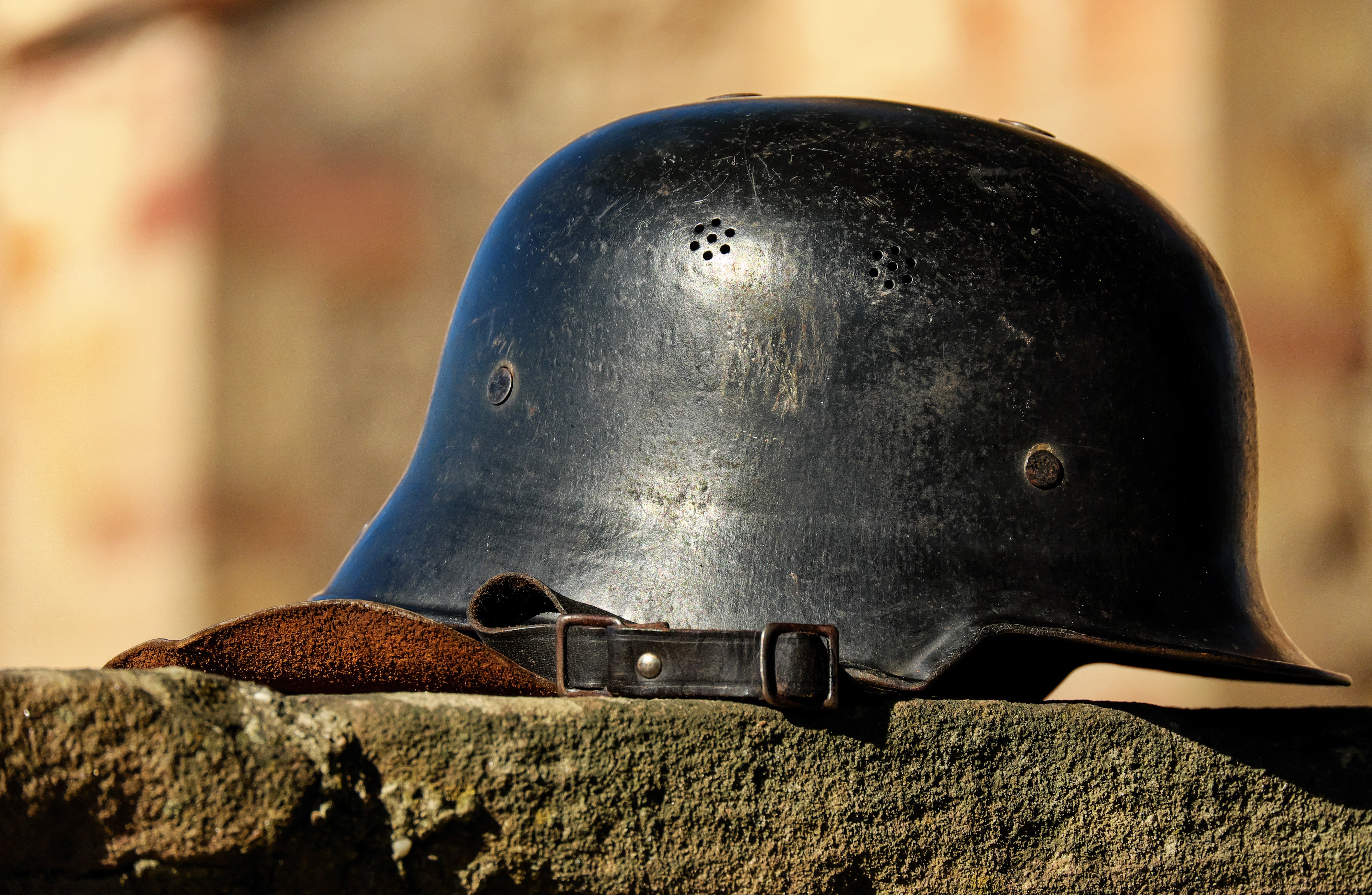 nature, old, harmony, metal, rusty, outdoors, close-up, hat, weathered, still life, retro styled, built structure, focus on foreground, stahlhelm, gramophone, HD Wallpaper