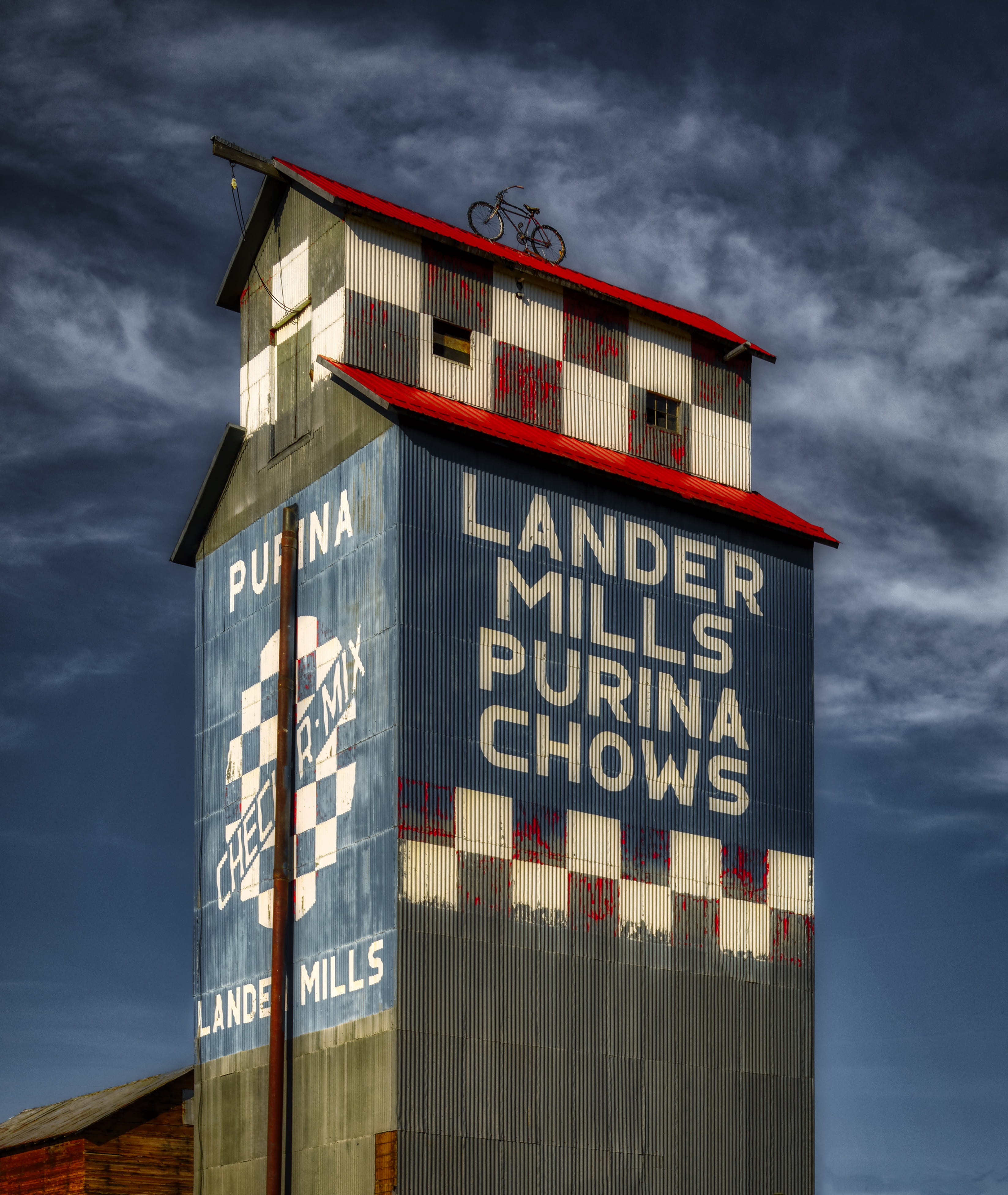 communication, country, agriculture, mood, purina chows, tower, safety, building exterior, finance, sky, grain storage, outdoors, cloud - sky, clouds, building, Phone HD Wallpaper