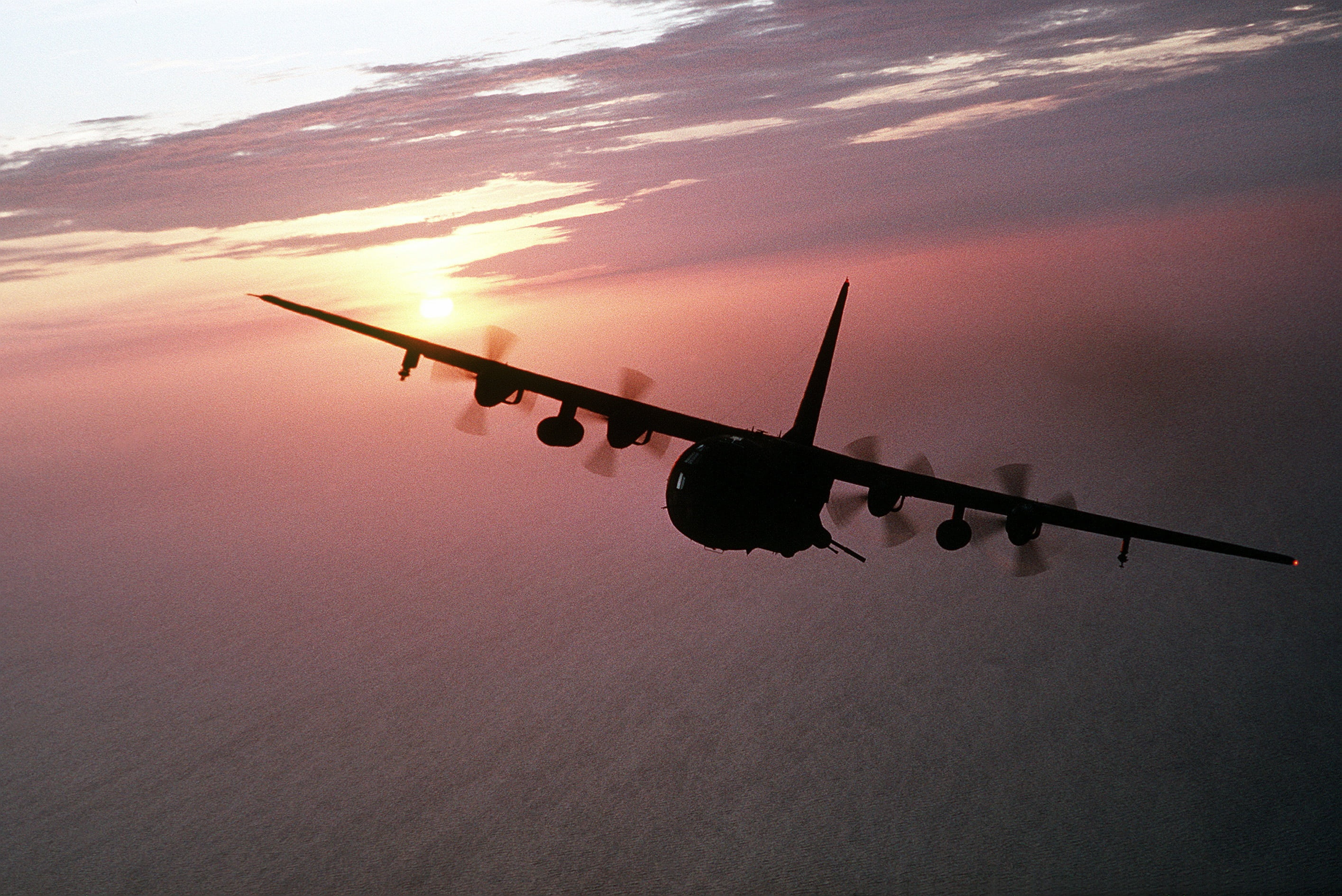 nature, low angle view, sunset, sun, motion, on the move, military, airport, cargo, transport, flying, flight, travel, 2K, mid-air, turboprop, silhouette, HD Wallpaper