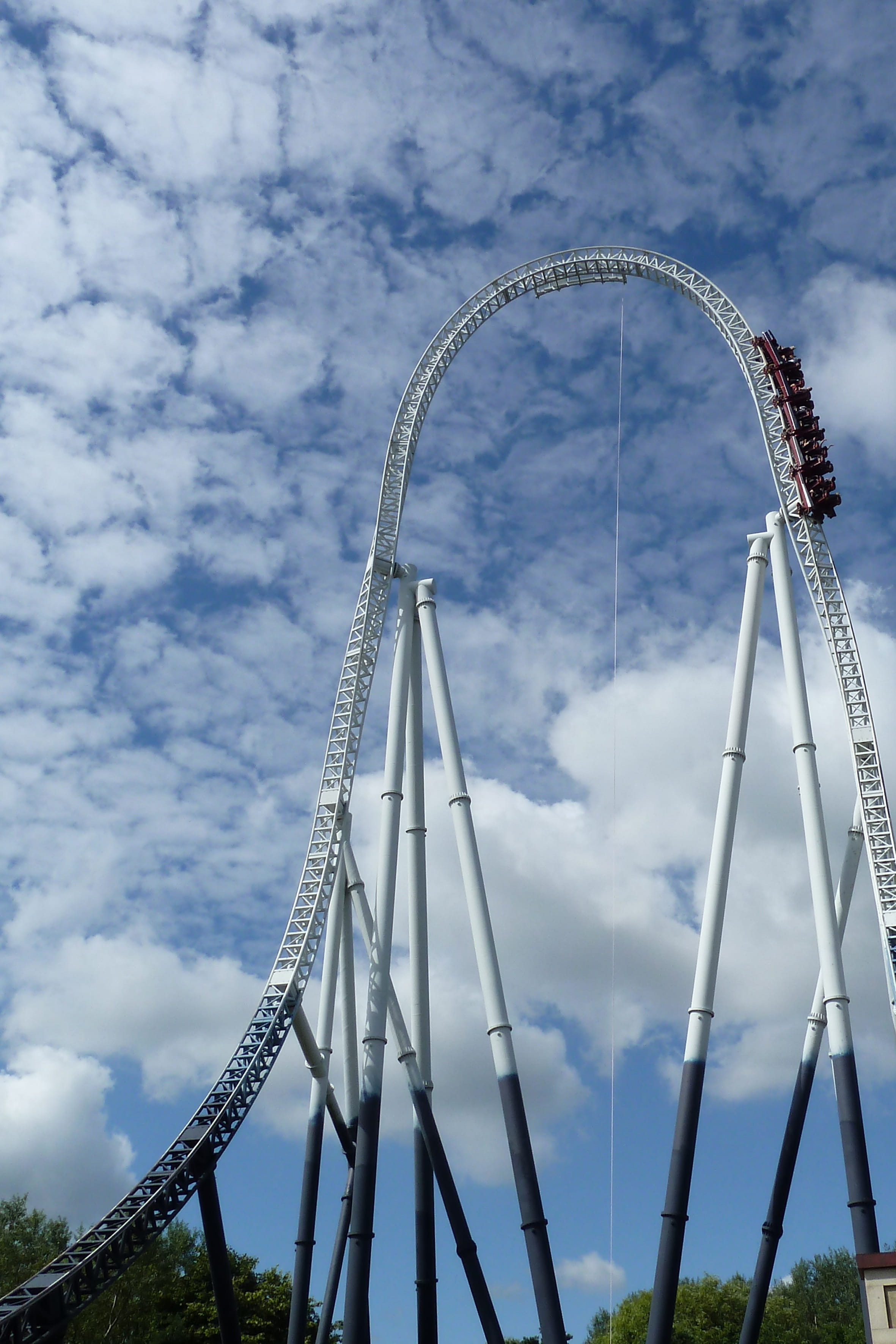 cloud - sky, ride, sky, fairground, blue, fast, adrenaline, amusement park, day, excitement, amusement park ride, no people, thorpe park, arts culture and entertainment, Phone HD Wallpaper