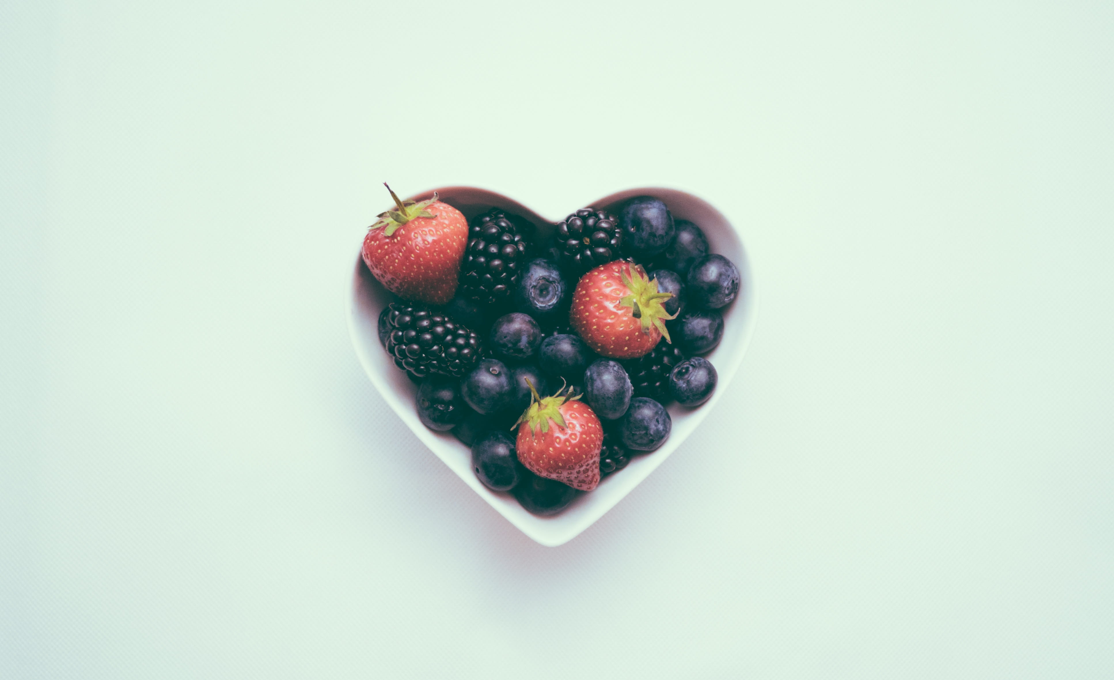 blackberry - fruit, freshness, strawberries, 4K, berry Fruit, fruit, berries, sweet Food, organic, food, strawberry, raspberry, heart, dessert, still life, HD Wallpaper