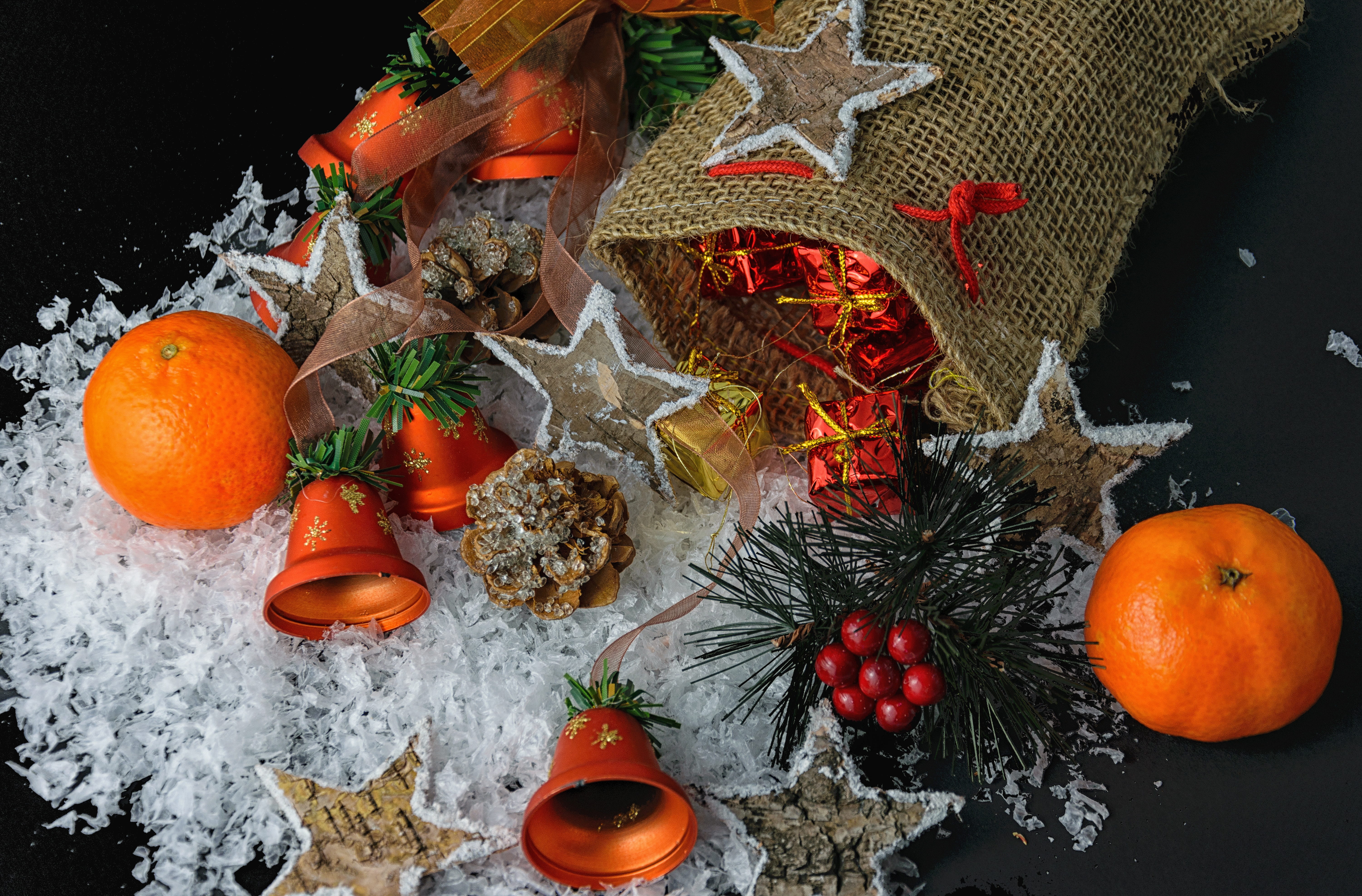 indoors, nature, 5K, wellbeing, orange color, citrus fruit, directly above, christmas sack, darkness, composing, tree decorations, food and drink, no people, HD Wallpaper