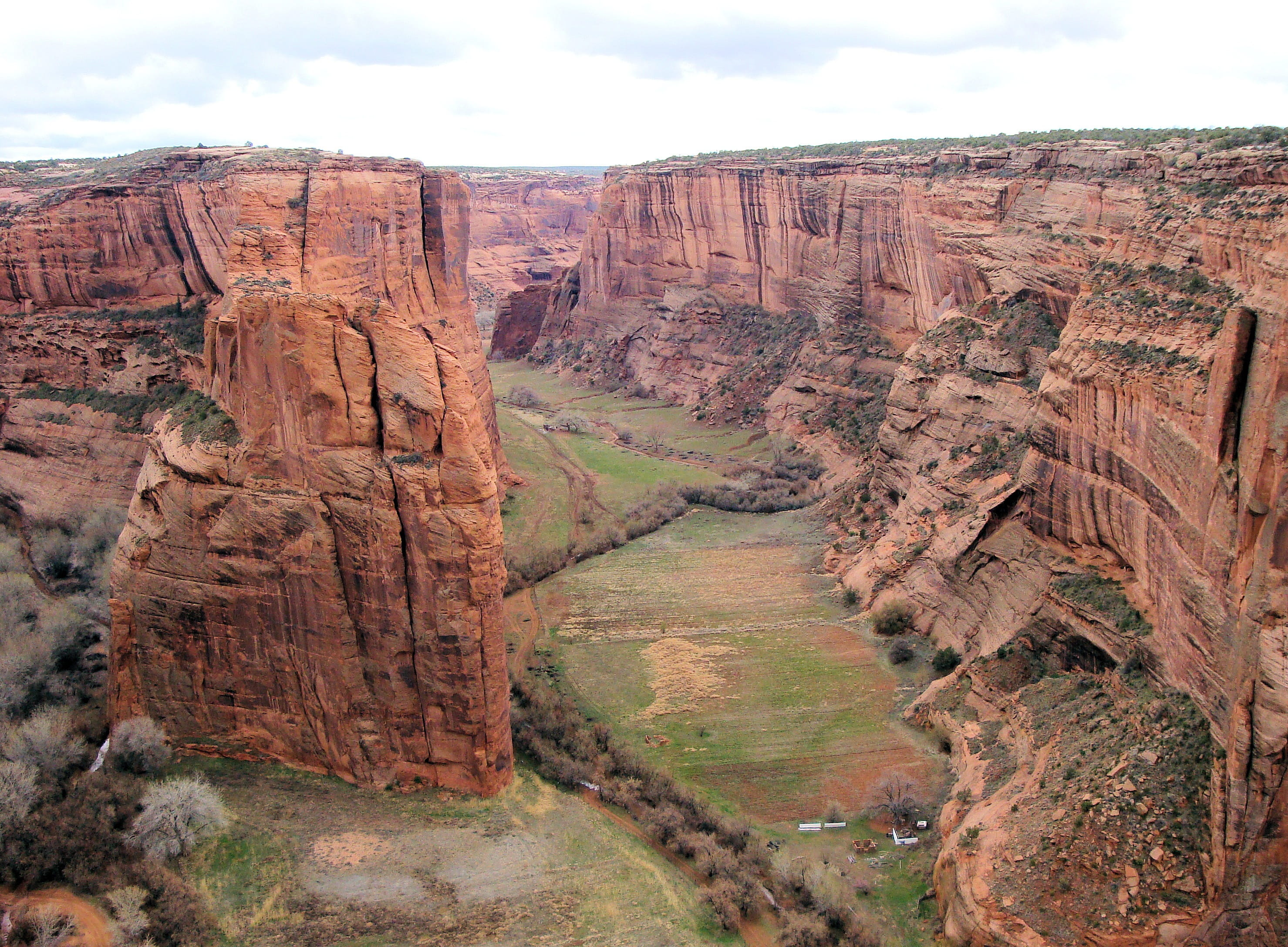 geology, de, canyon, rock - object, chelly, environment, cliff, outdoors, navajo, settlements, physical geography, formation, mud huts, gap, non-urban scene, HD Wallpaper