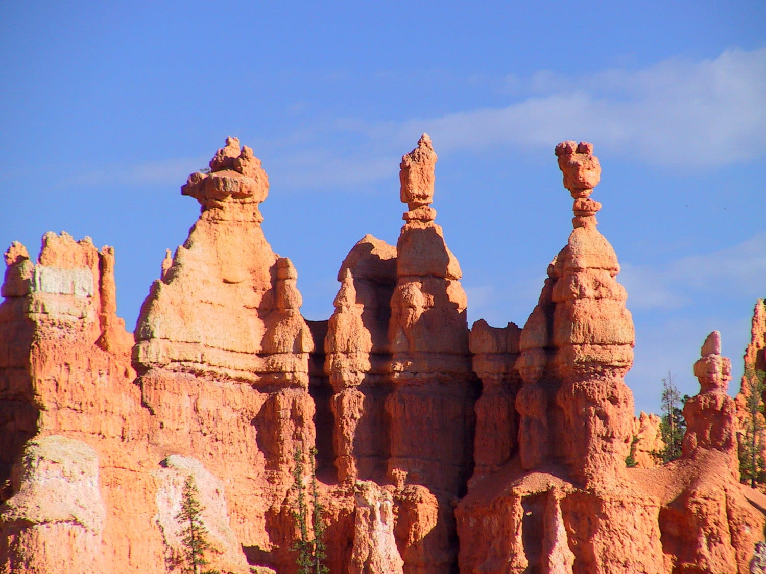 travel Destinations, day, low angle view, eroded, travel Locations, Bryce Canyon National Park, desert, landscape, sunlight, famous Place, built structure, HD Wallpaper