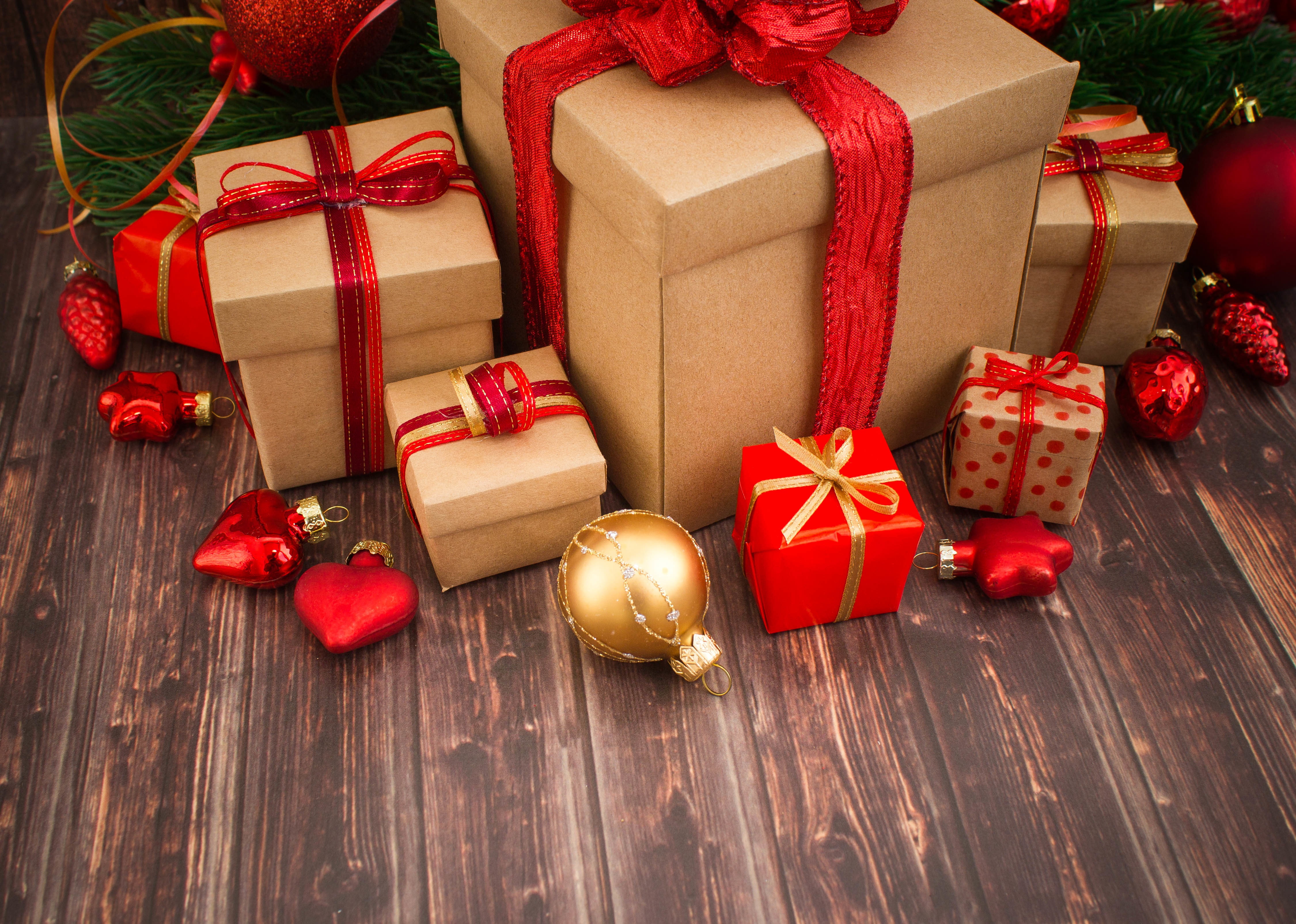 assorted, gifts, Christmas, holiday celebration, 4K, Merry Christmas, wood, gift, decoration, Xmas, New Year, happy, boxes, toys, HD Wallpaper