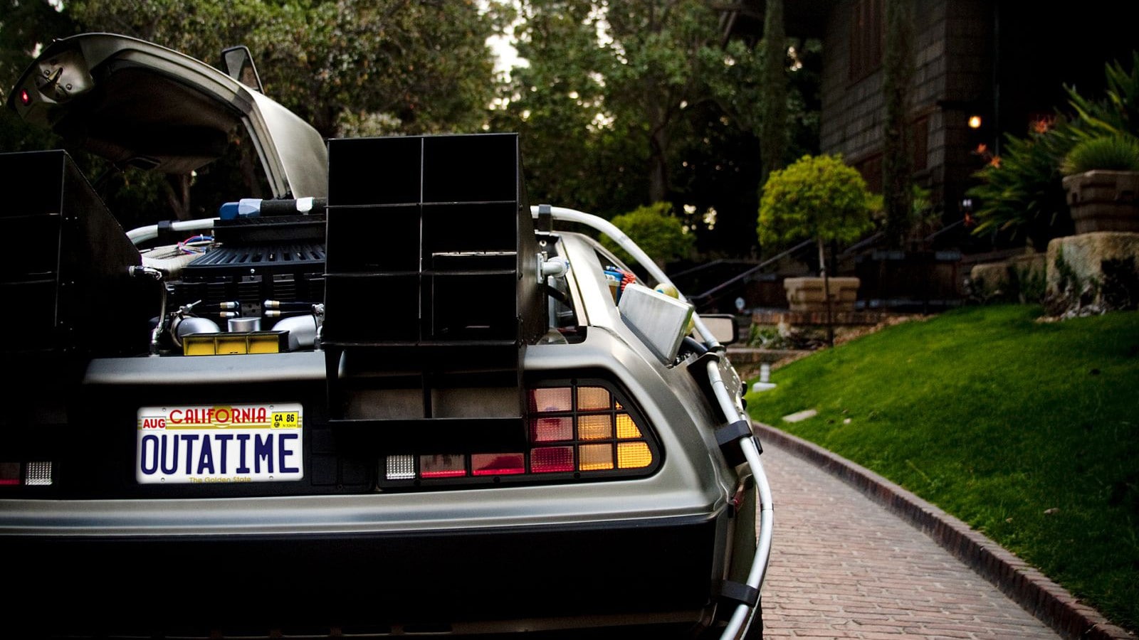 city, silver colored, transportation, mode of transportation, retro styled, DeLorean, outdoors, reflection, grass, motor vehicle, plant, no people, nature, HD Wallpaper