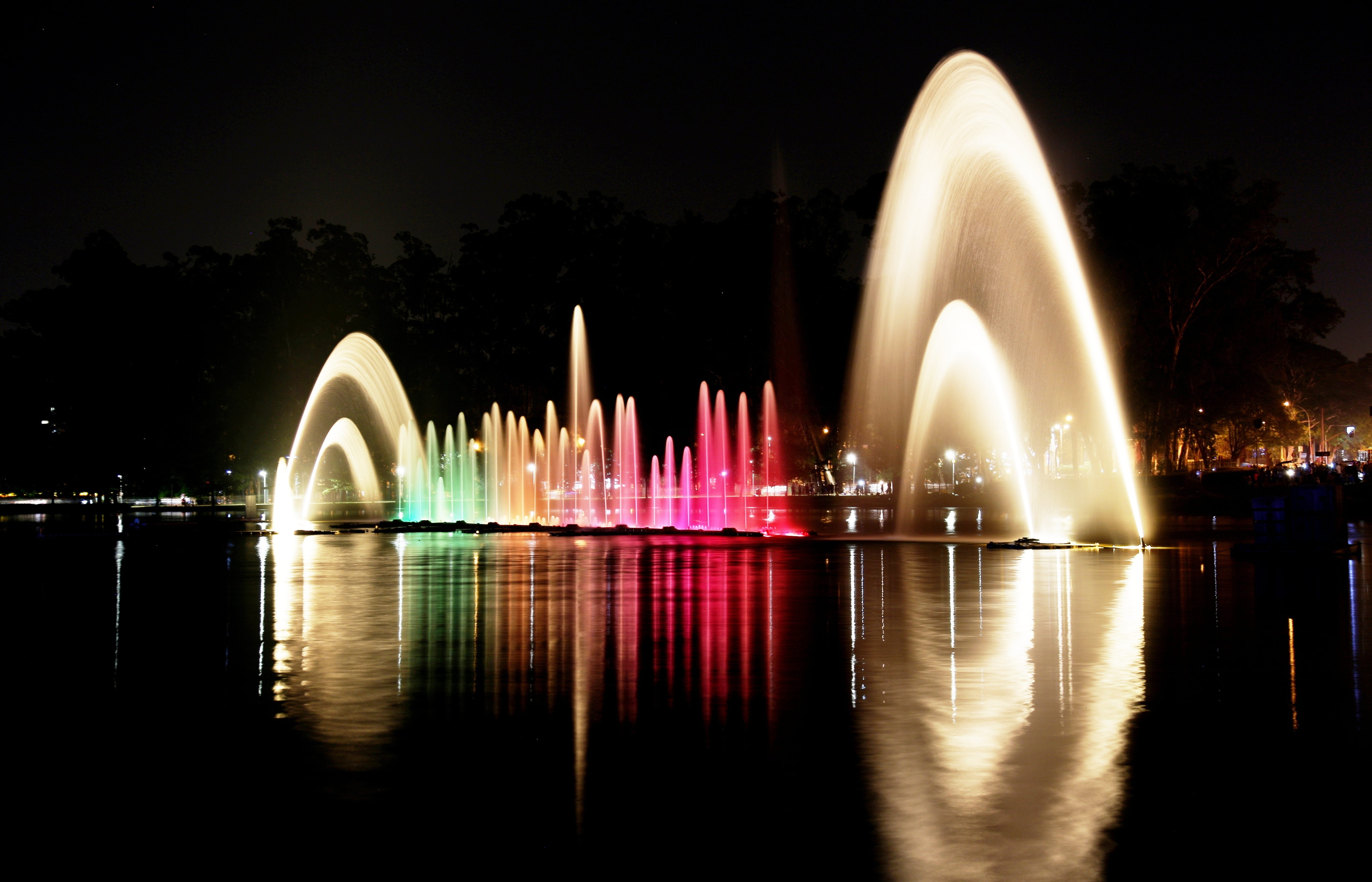 fountain, night vision, lighting, night, lake, bridge, lights, nature, city night, built structure, travel destinations, 5K, motion, arts culture and entertainment, HD Wallpaper