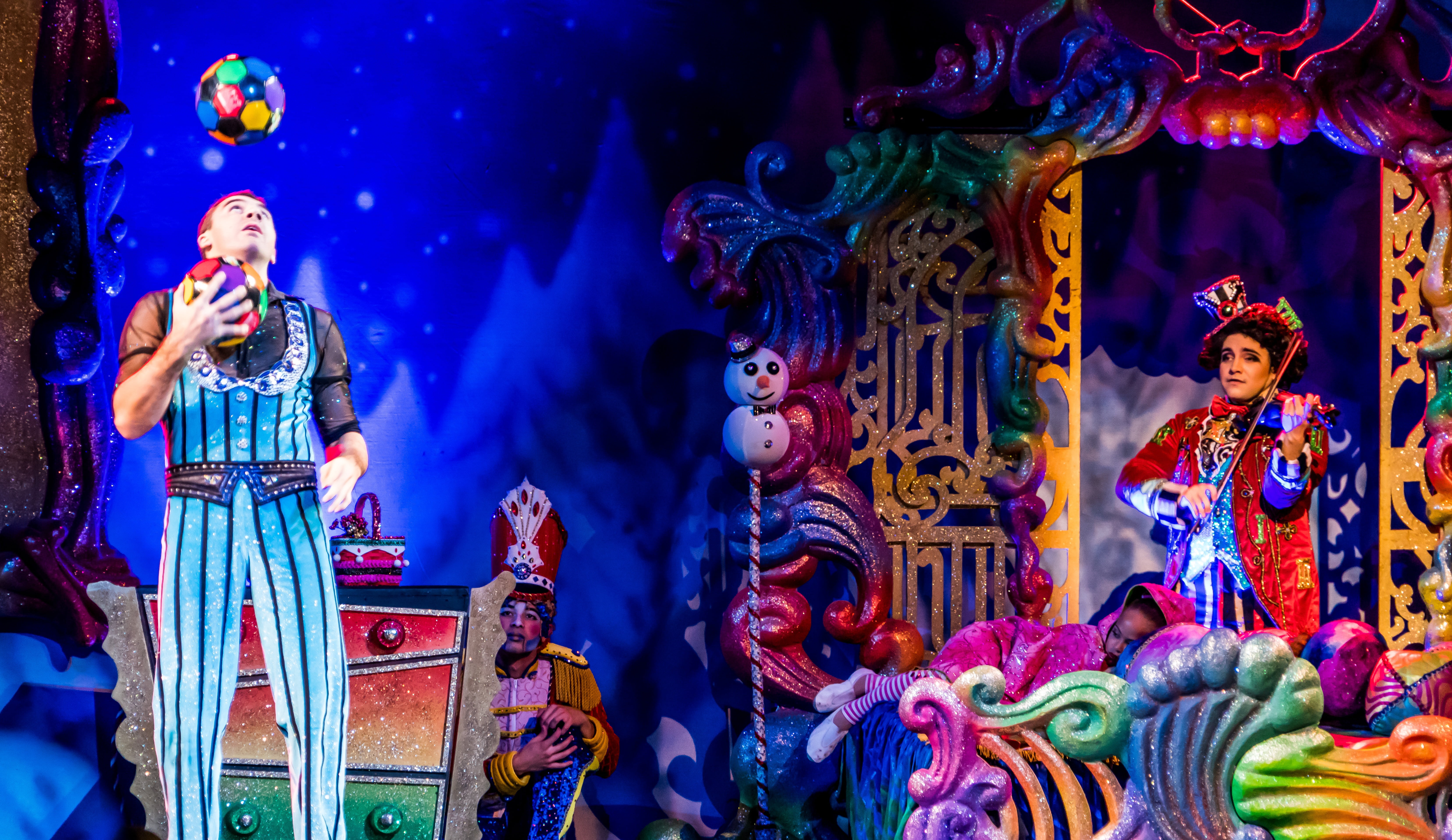 display, joggling, one person, sculpture, festival, religion, exhibit, adult, celebration, theatrical, belief, entertainment, man, presentation, people, HD Wallpaper