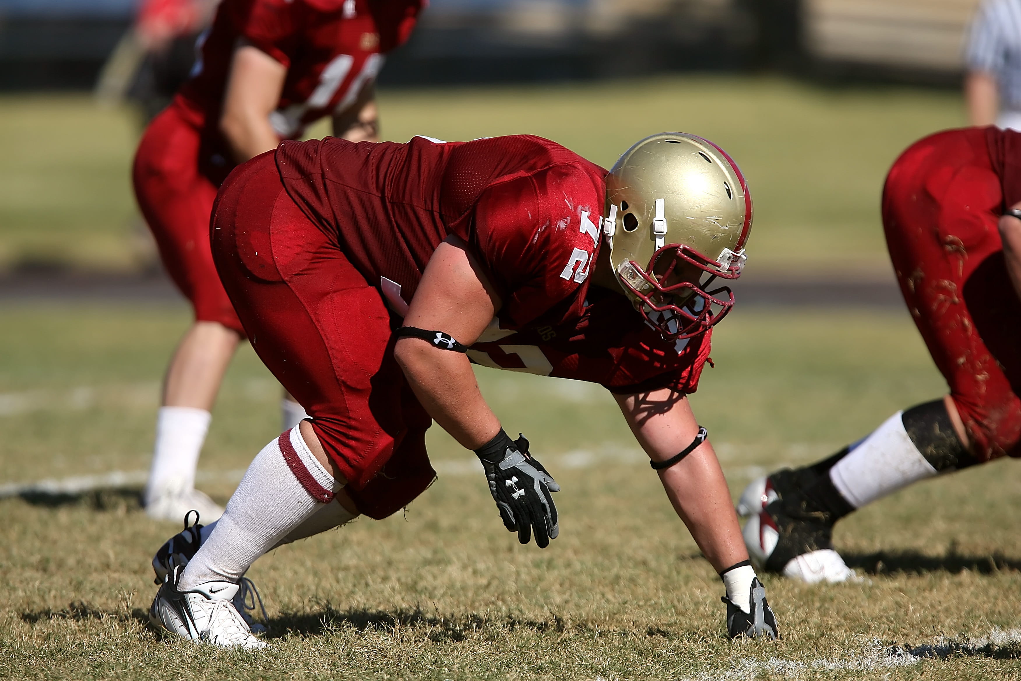 uniform, helmet, playing field, teenager, sports team, sport, 2K, people, player, rugby, athlete, effort, action, sports helmet, male, red, competition, HD Wallpaper
