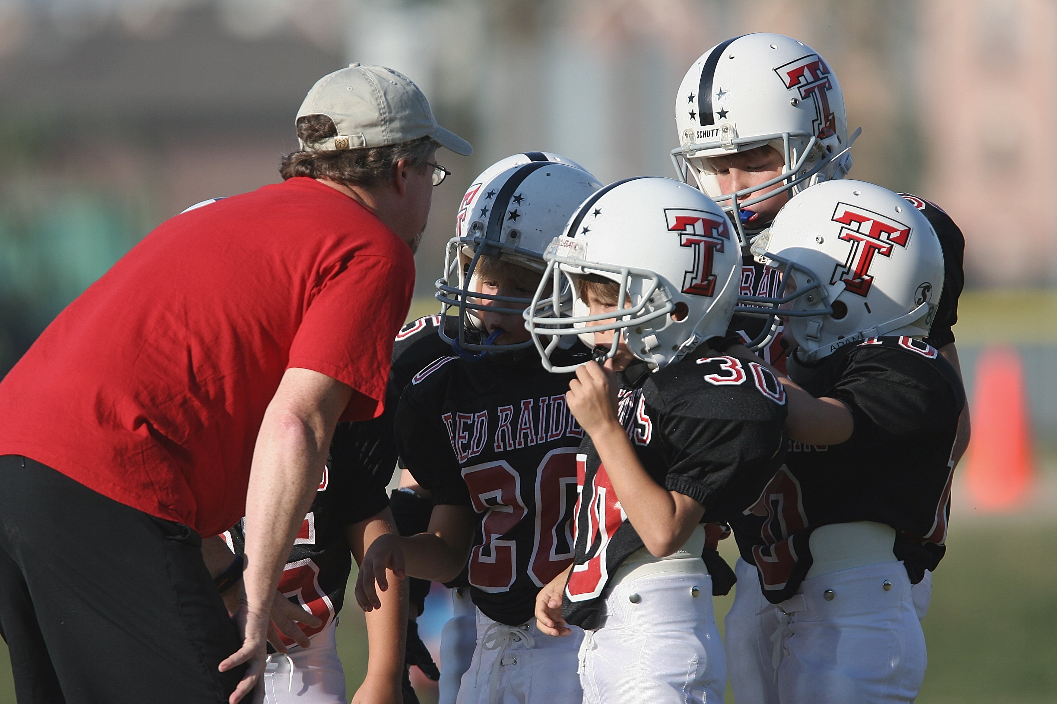 american football - sport, adult, boys, men, sport, outdoors, 2K, youth league, outside, shirt, american football player, clothing, standing, teammates, HD Wallpaper