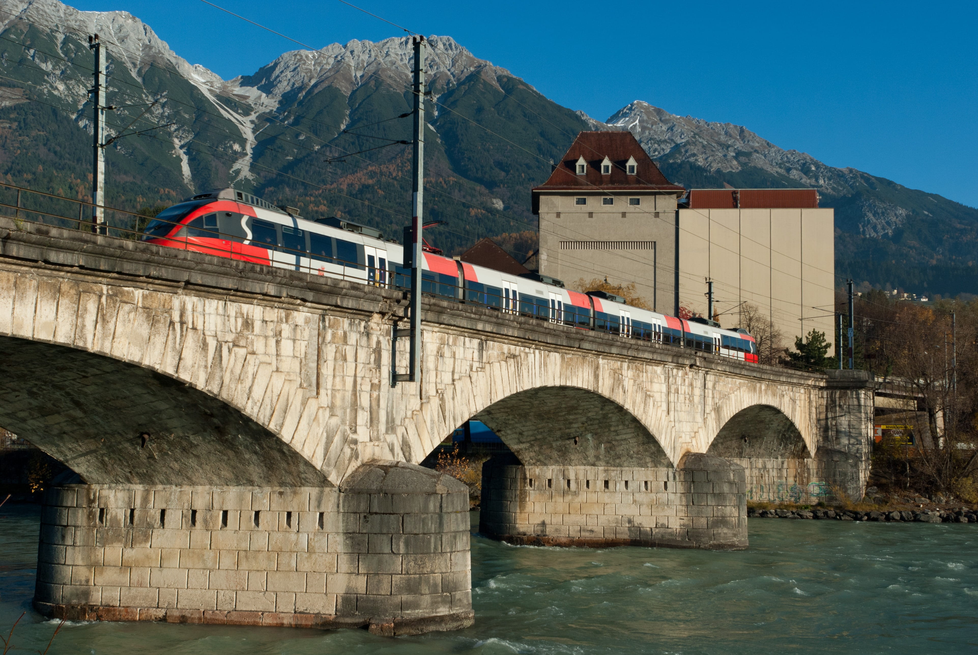 mountain, trees, transportation, Austria, built structure, arch, nature, arch bridge, buildings, Train, sky, Bridge, architecture, outdoors, waterfront, HD Wallpaper