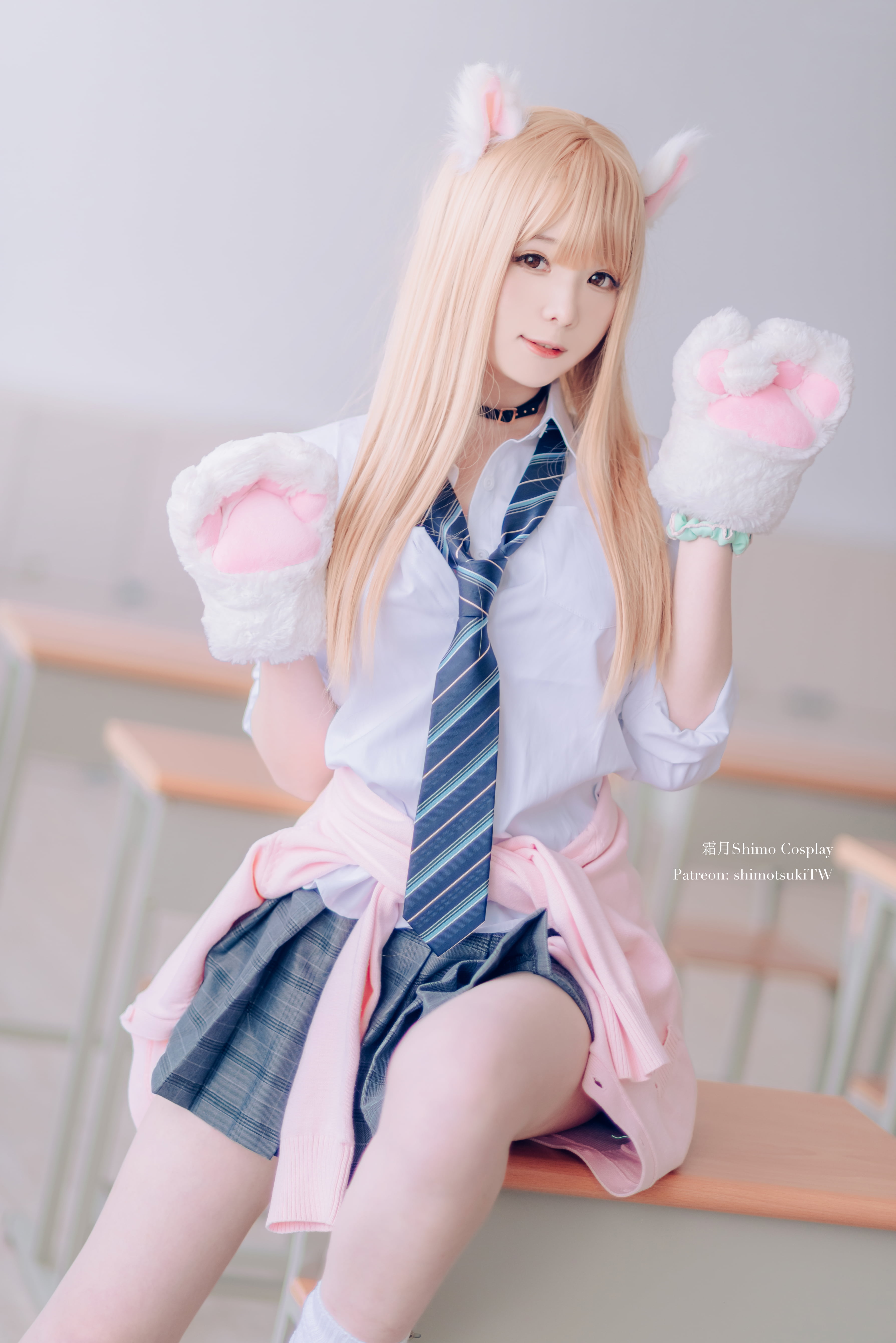 choker, Shimo Cosplay, model, JK, 5K, women, schoolgirl, cosplay, blonde, indoors, cat ears, Asian, women indoors, bangs, classroom, school uniform, cat, Phone HD Wallpaper