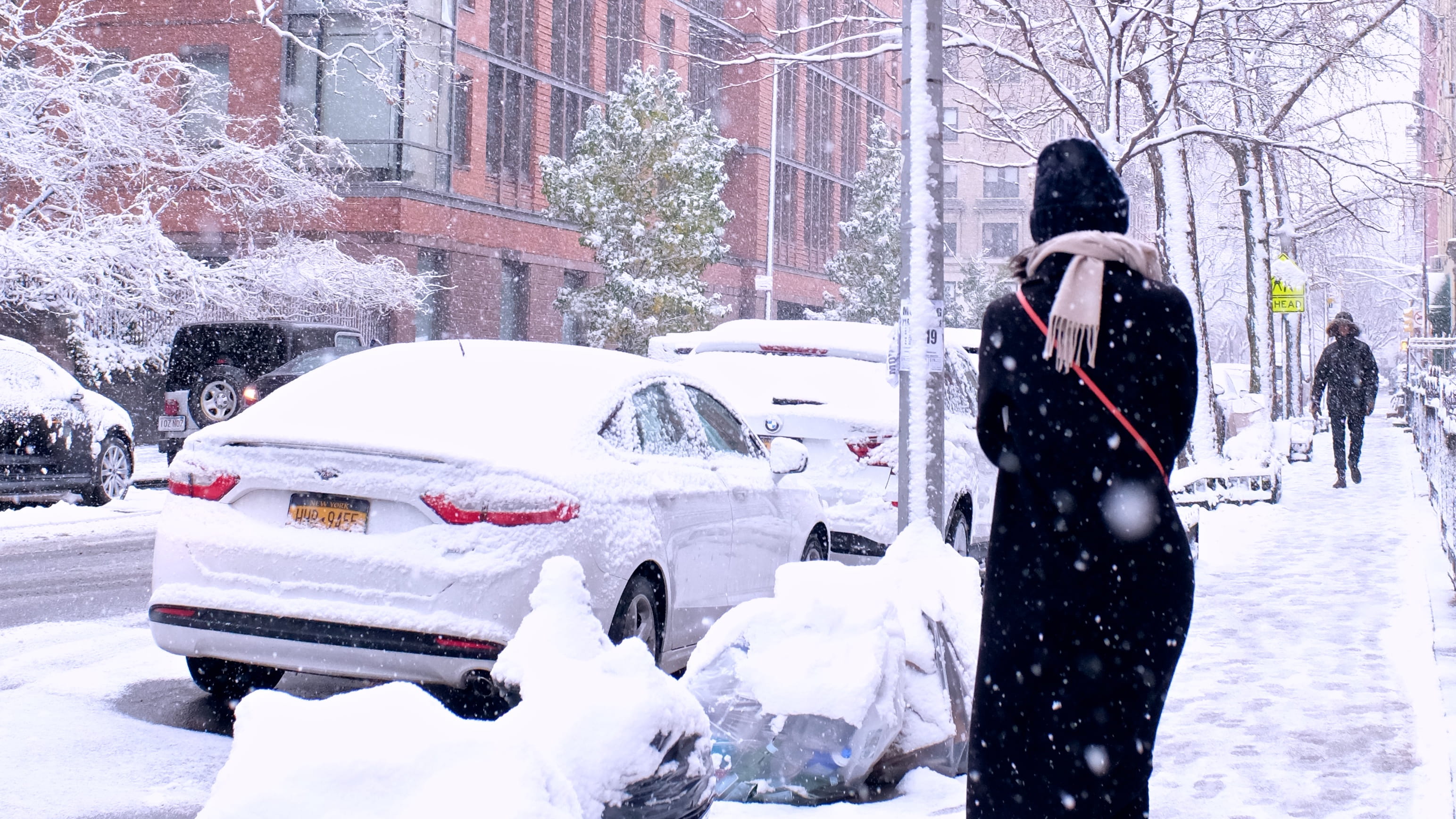 mode of transportation, cold temperature, chelsea, day, girl, encounter, transportation, one person, motor vehicle, love, outdoors, snowing, winter, scarf, HD Wallpaper