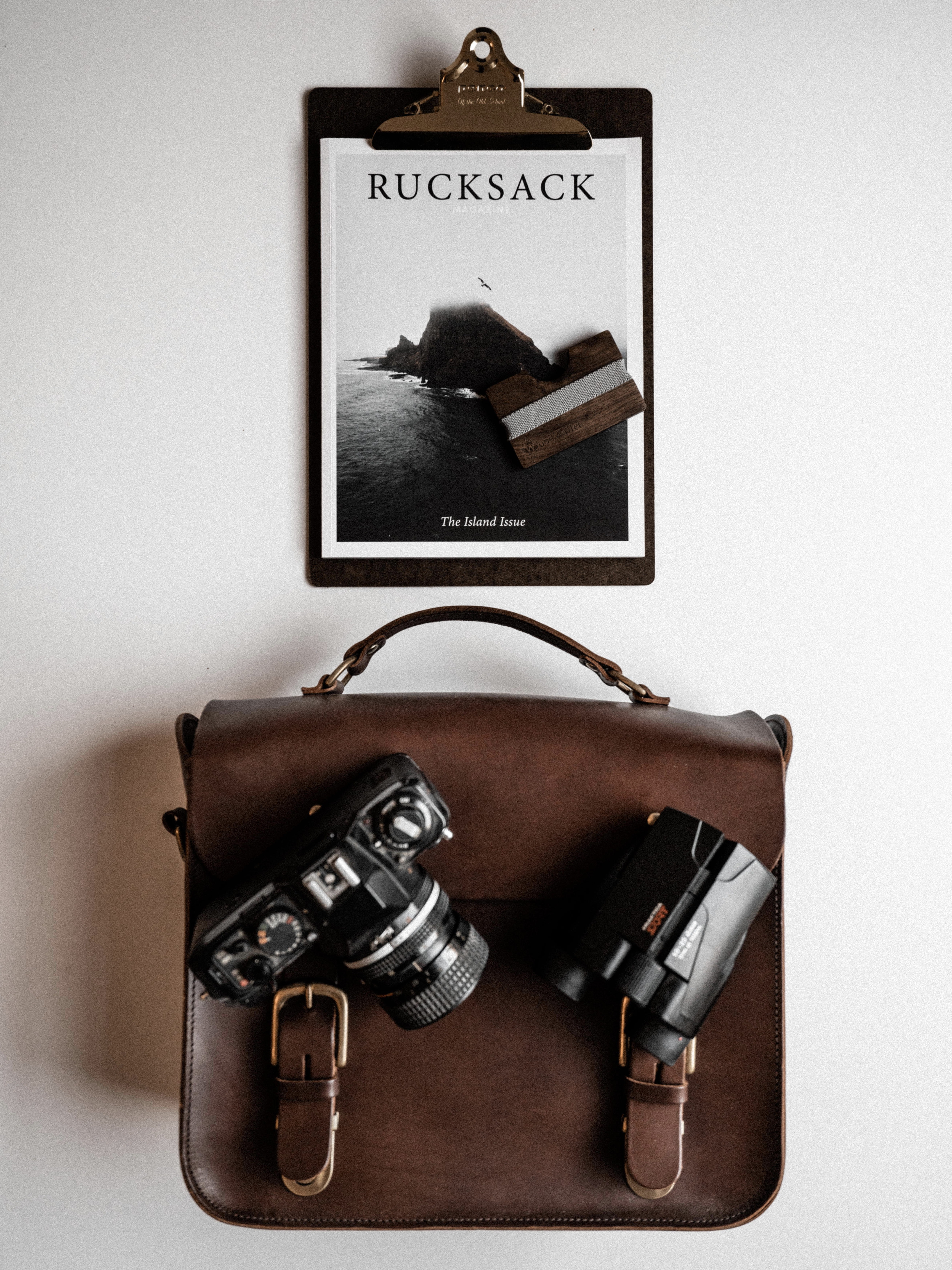 retro Styled, single Object, 5K, rucksack, satchel, nikon, camera - Photographic Equipment, tourist, suitcase, old-fashioned, board, top, camera, binocular, Phone HD Wallpaper