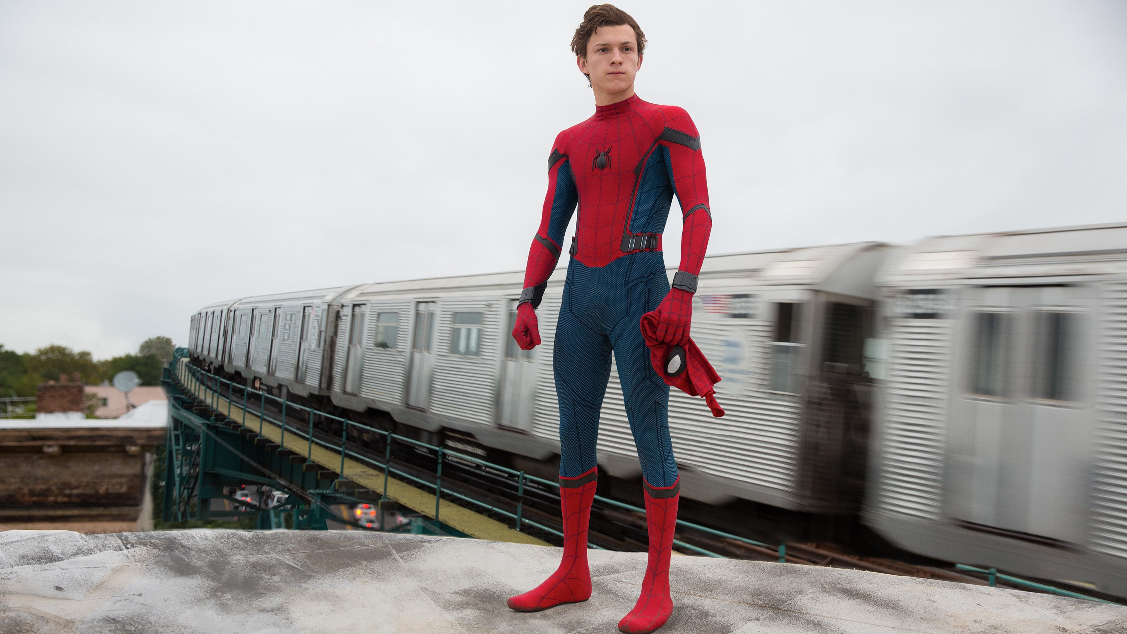 train - vehicle, 4K, full length, portrait, mode of transportation, one person, red, hairstyle, transportation, 4k, 2017 movies, rail transportation, movies, HD Wallpaper