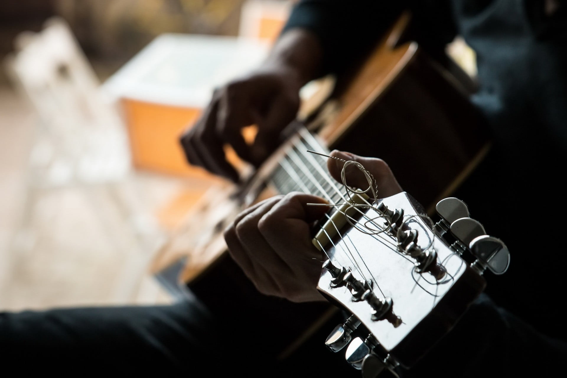 indoors, artist, white, black, belt, violin, plucking an instrument, human body part, string instrument, musical equipment, musical instrument string, skill, HD Wallpaper