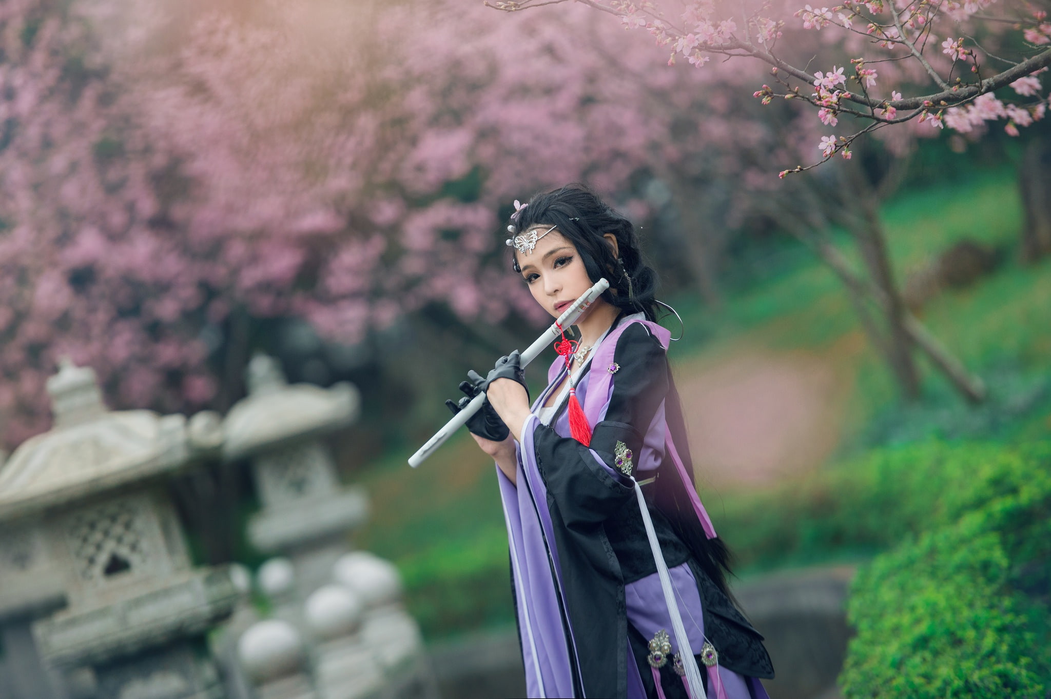 face, beautiful, outfit, musical instrument, the flute, pose, hands, Park, hairstyle, 1080P, flowers, brunette, cosplay, portrait, greens, flowering, the game, HD Wallpaper