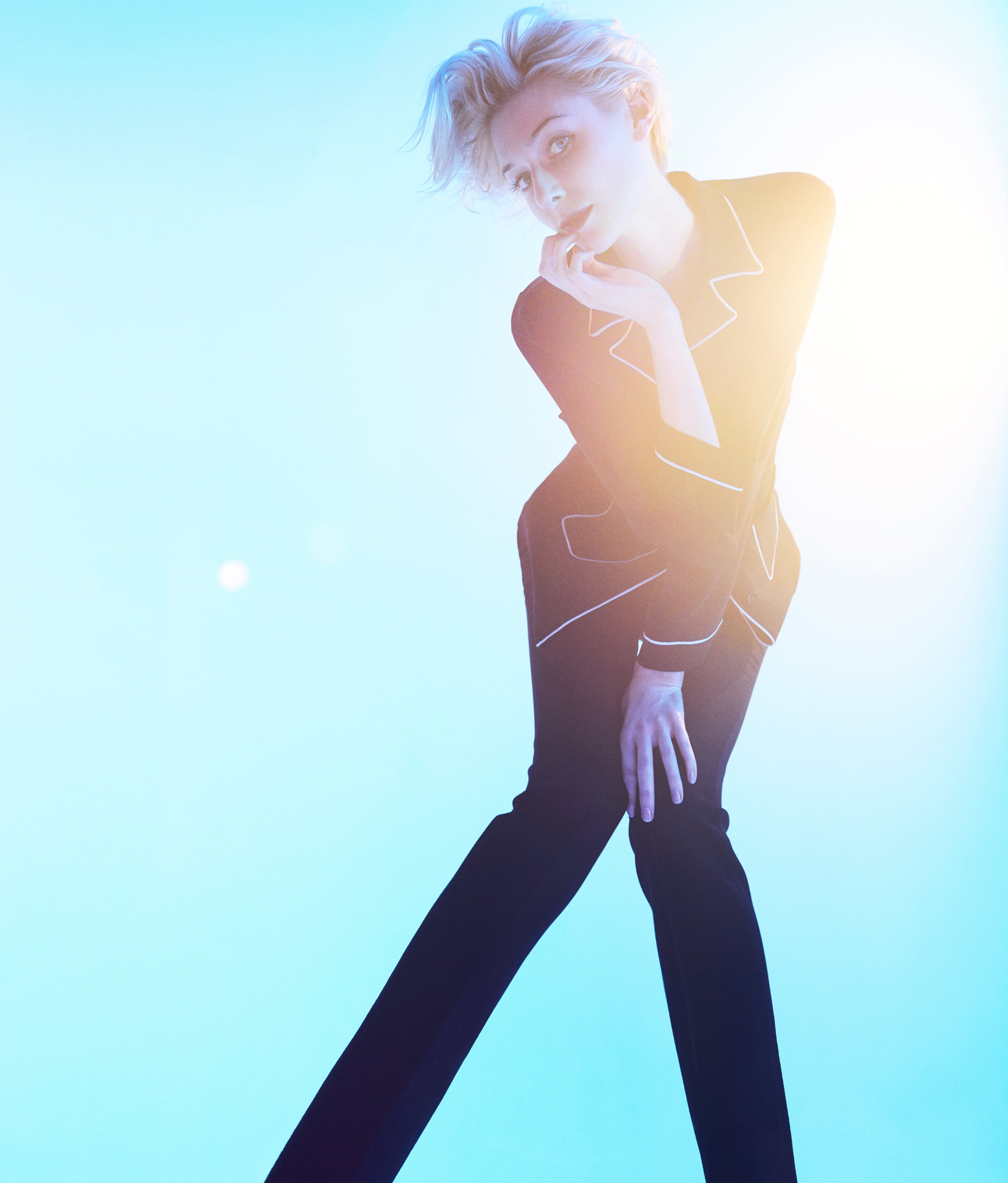 Elizabeth Debicki, copy space, adult, blue, hairstyle, hair, women, one person, beautiful woman, nature, portrait, beauty, blond hair, lifestyles, short hair, Phone HD Wallpaper