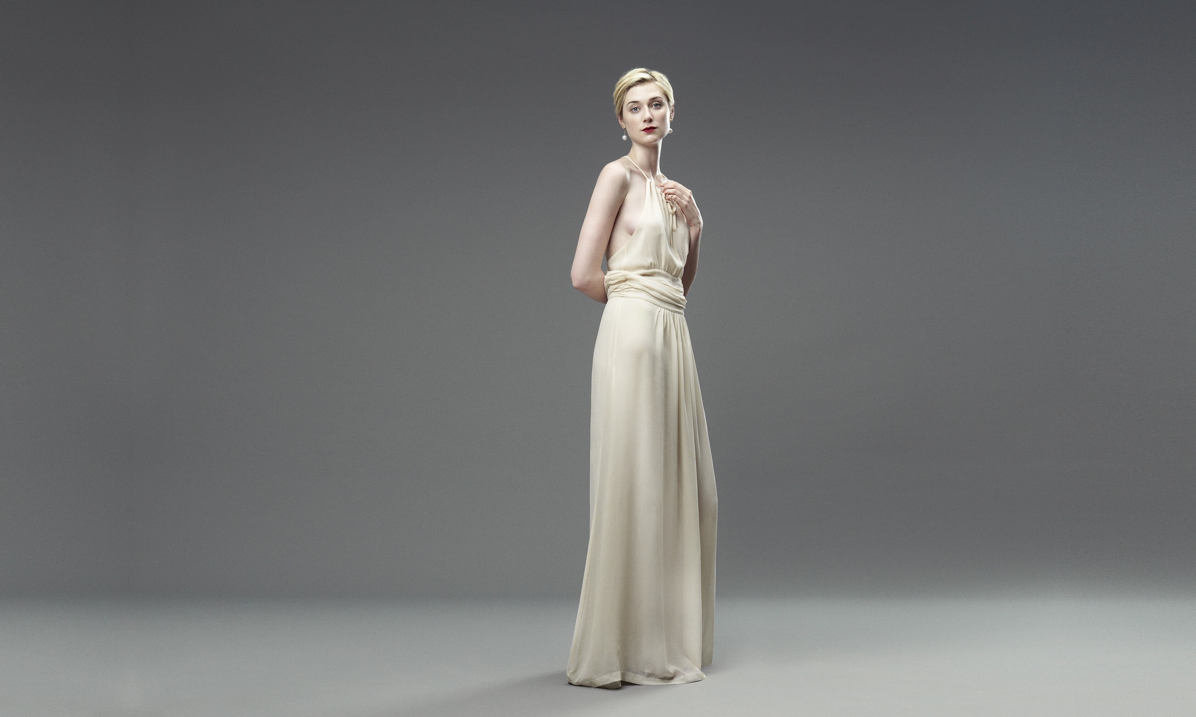 looking at camera, young adult, elizabeth debicki 4k new  in hd, studio shot, clothing, elegance, hairstyle, full length, 2K, fashion, dress, blond hair, HD Wallpaper