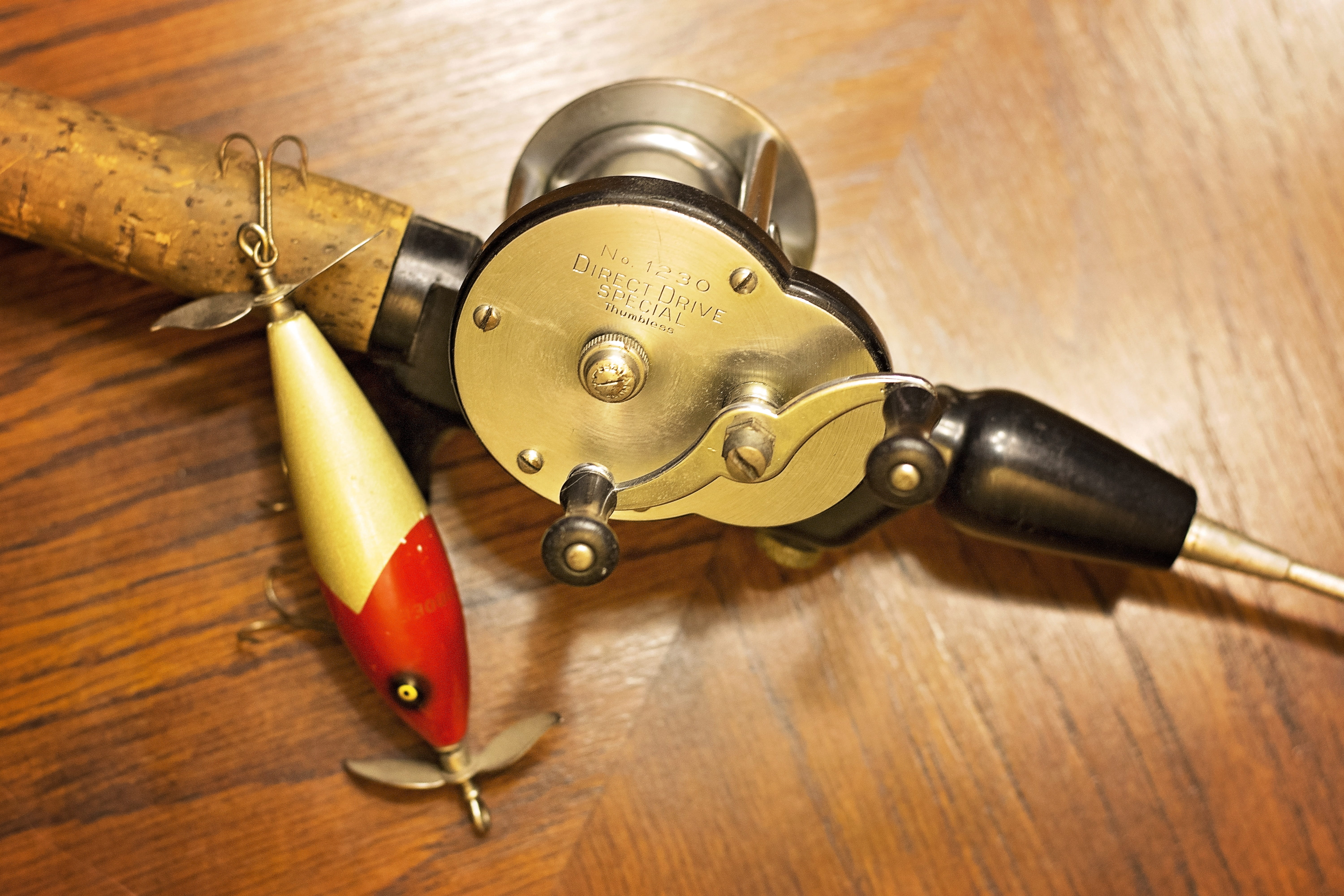 fishing pole, fish, 5K, bait, fishing reel, still life, metal, antique, creativity, corkscrew, simplicity, wood - material, wood, indoors, business, equipment, HD Wallpaper