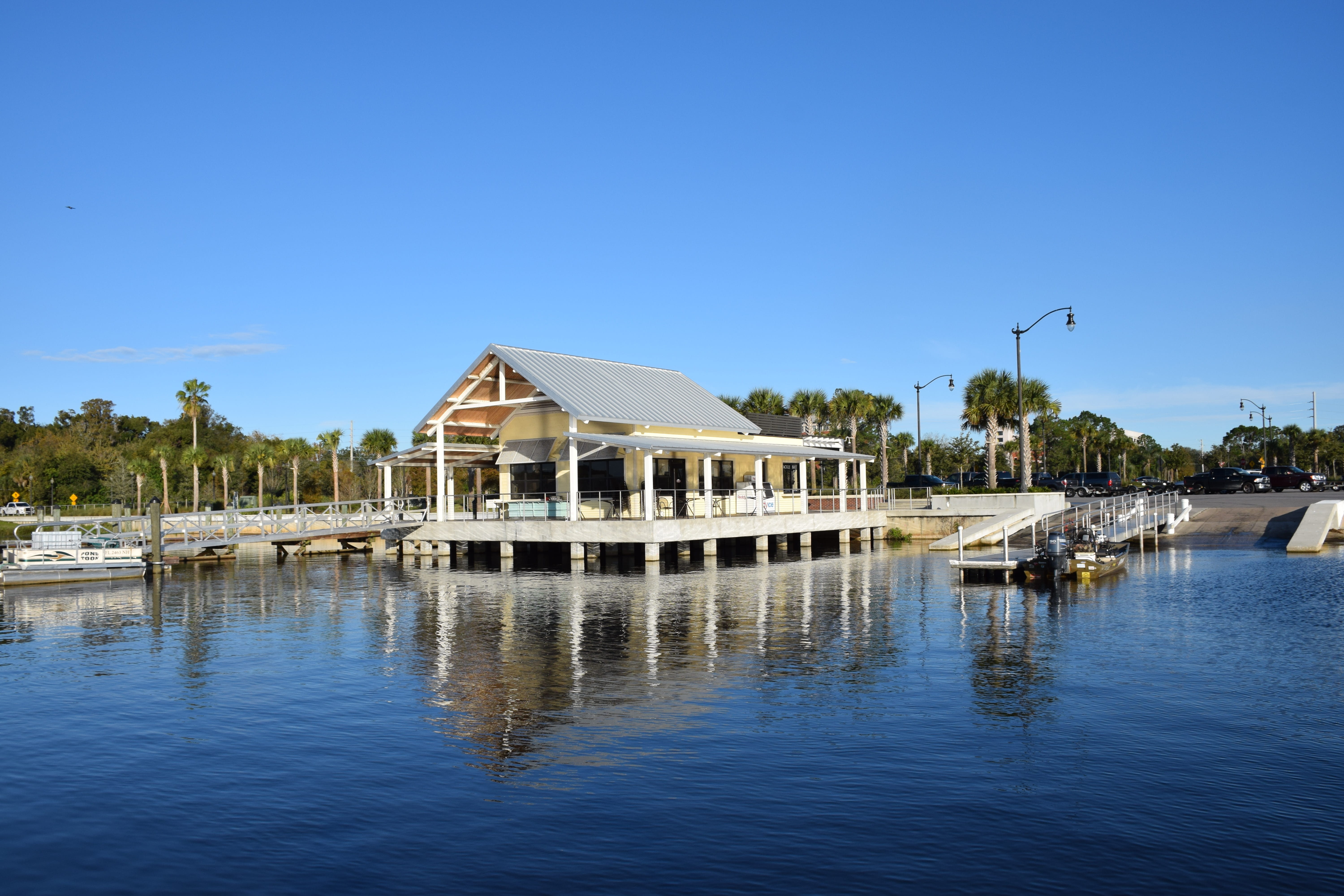 5K, outdoors, lake toho, Toho, Lake, boat ramp, clear sky, Marina, nature, water, no people, florida, built structure, house, building, sky, blue, architecture, HD Wallpaper